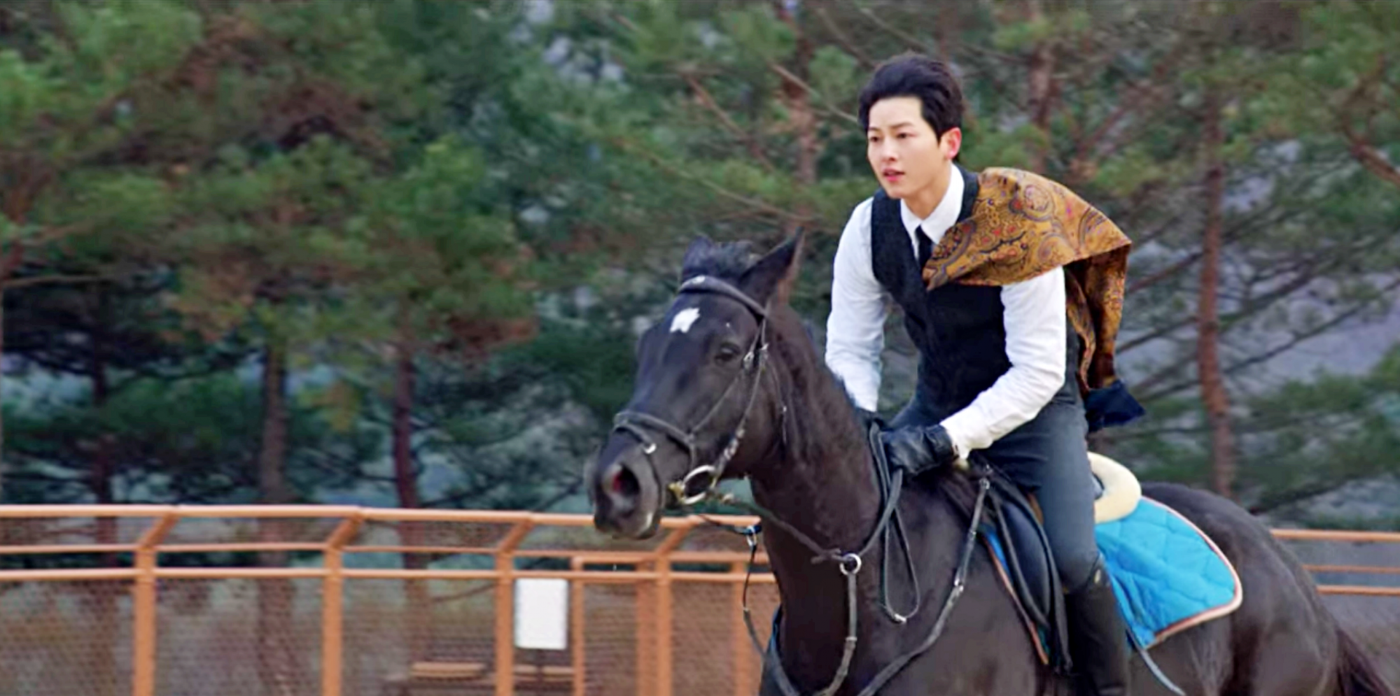 Looking effortlessly dapper in this equestrian ensemble. Vincenzo's stylist deserves a raise. | Photo: Vincenzo on Netlflix