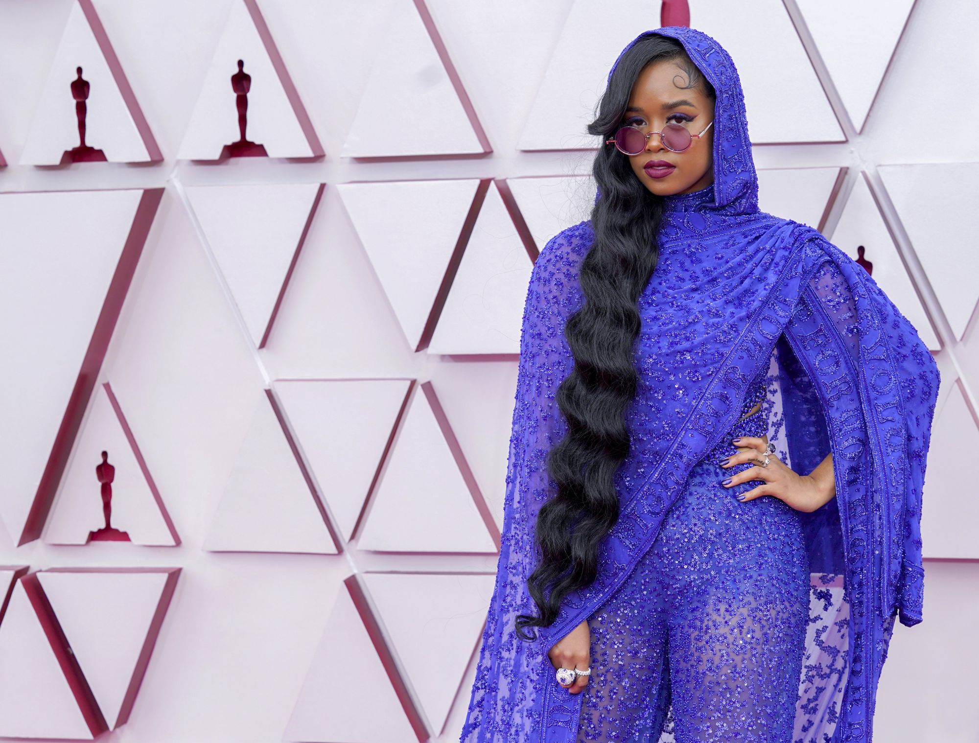 LOS ANGELES, CALIFORNIA: APRIL 25: H.E.R. attends the 93rd Annual Academy Awards at Union Station on 25 April 2021 in Los Angeles, California. (Photo by Chris Pizzello-Pool/Getty Images)