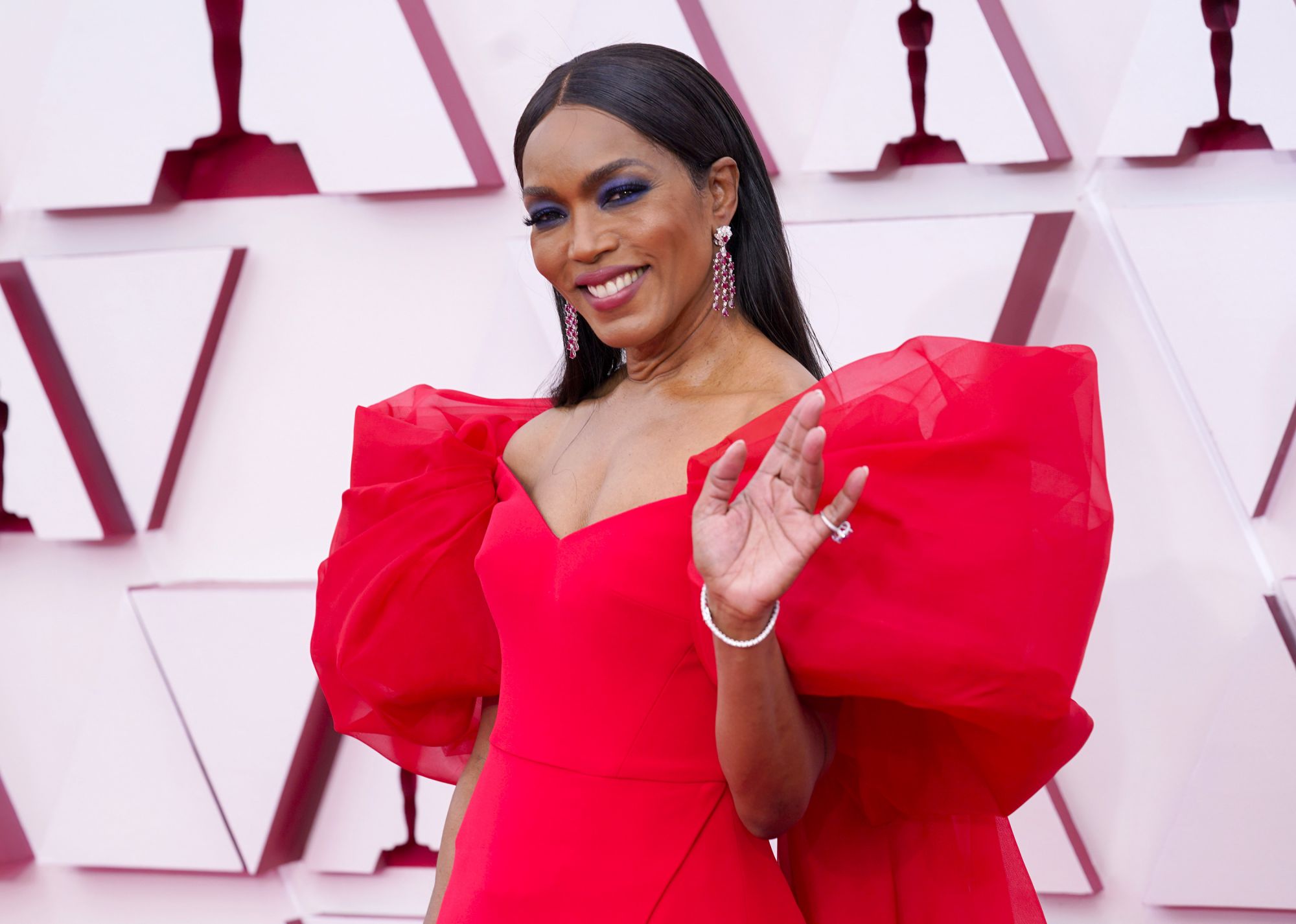 LOS ANGELES, CALIFORNIA: APRIL 25: Angela Bassett attends the 93rd Annual Academy Awards at Union Station on 25 April 2021 in Los Angeles, California. (Photo by Chris Pizzello-Pool/Getty Images)