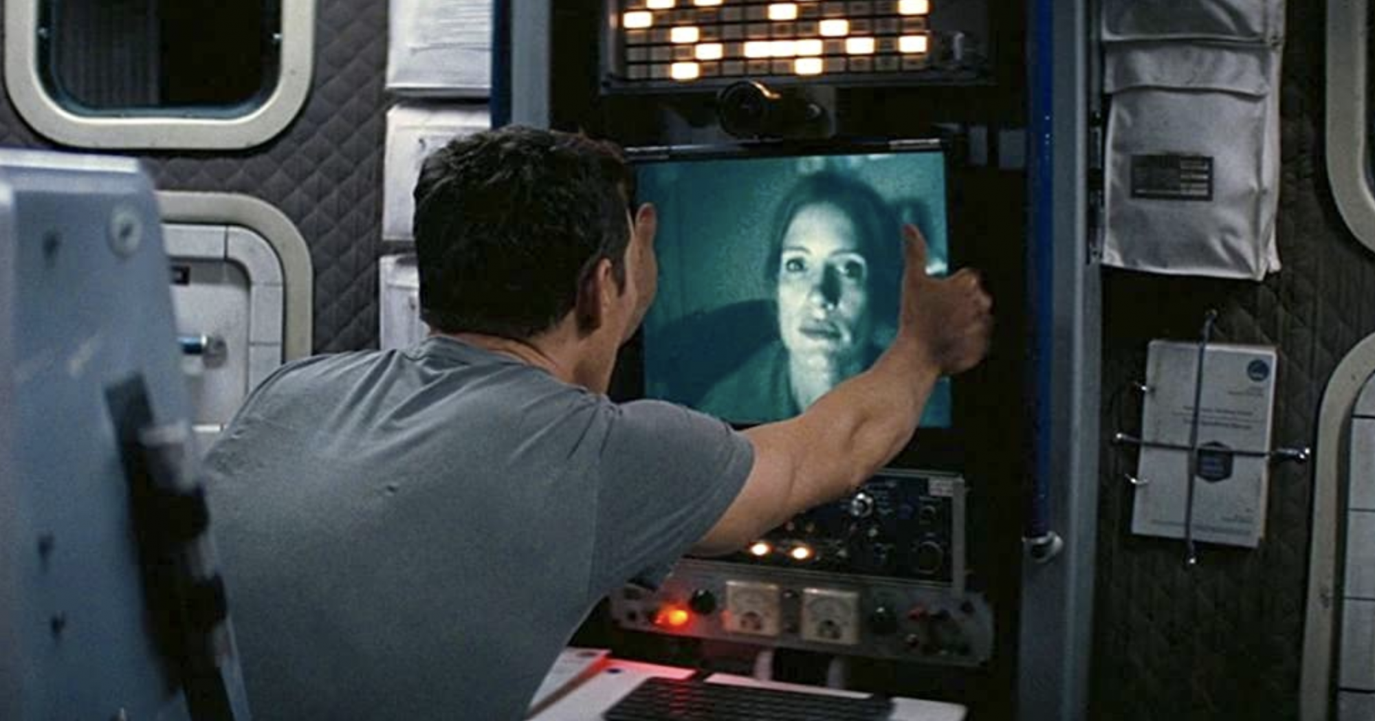 A heartbreaking scene in 'Interstellar' starring Matthew McConaughey. | Photo: IMDb