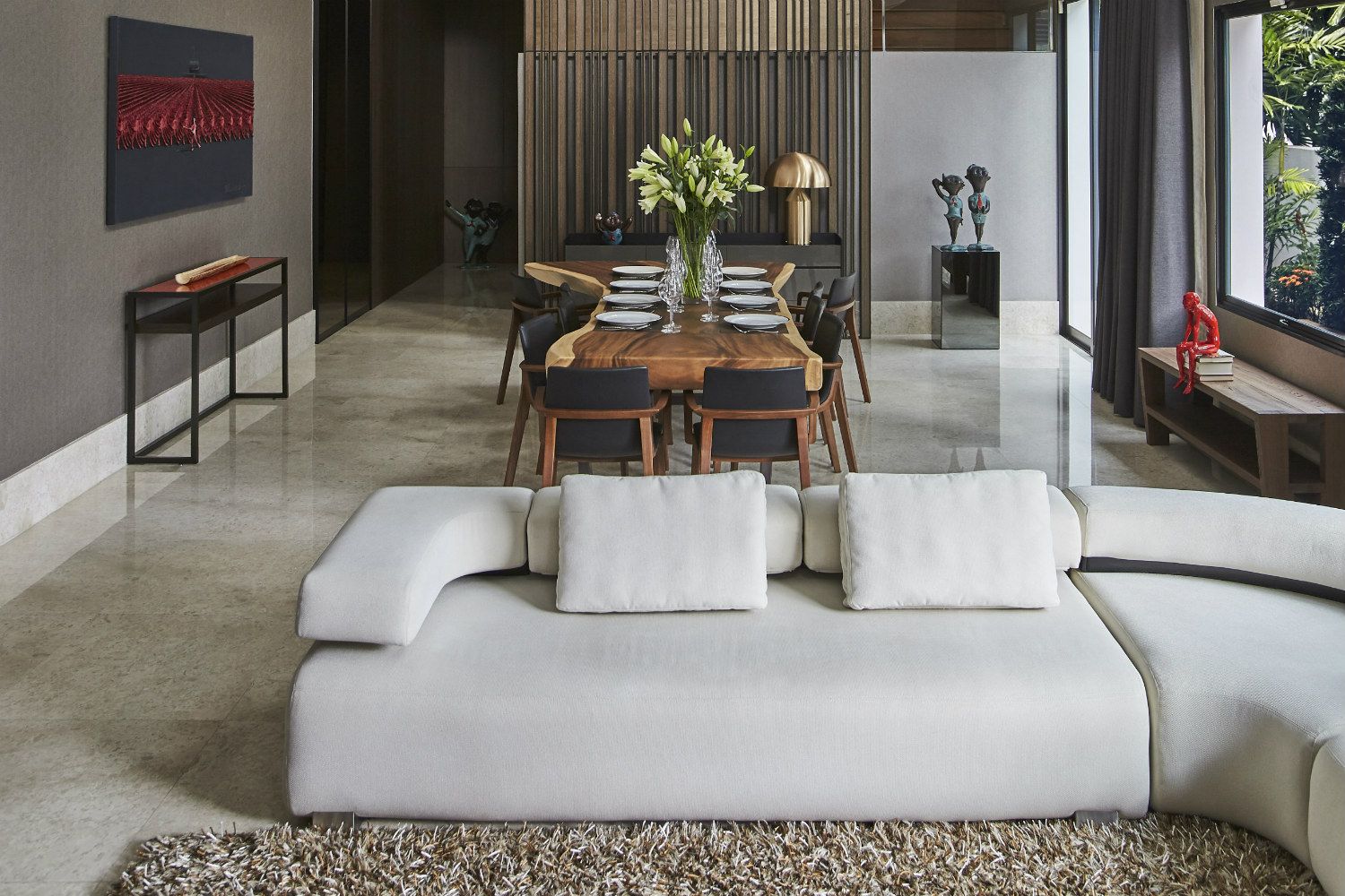 Home Tour: A Modern House That Celebrates Art