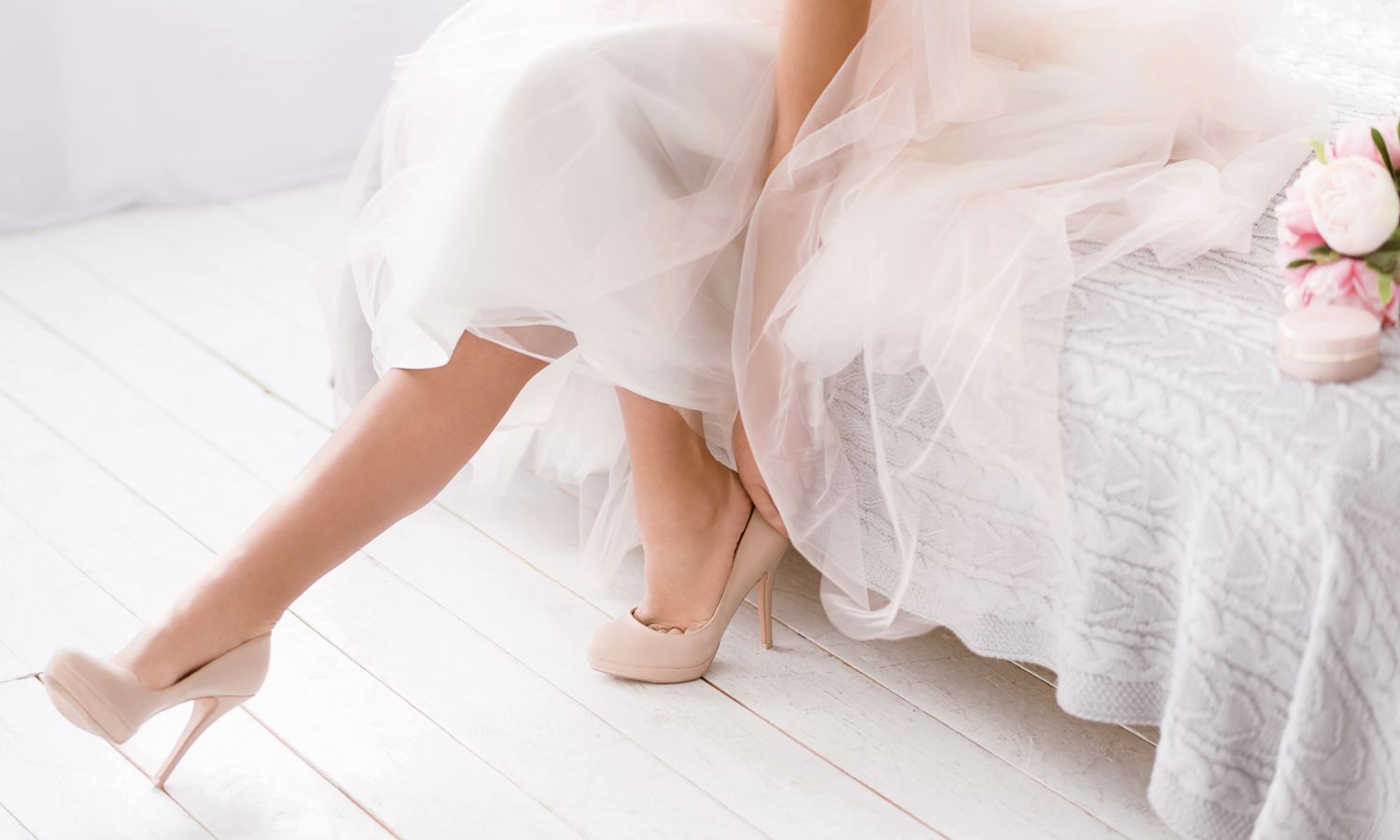 12 Classic Accessories For An All-White Wedding