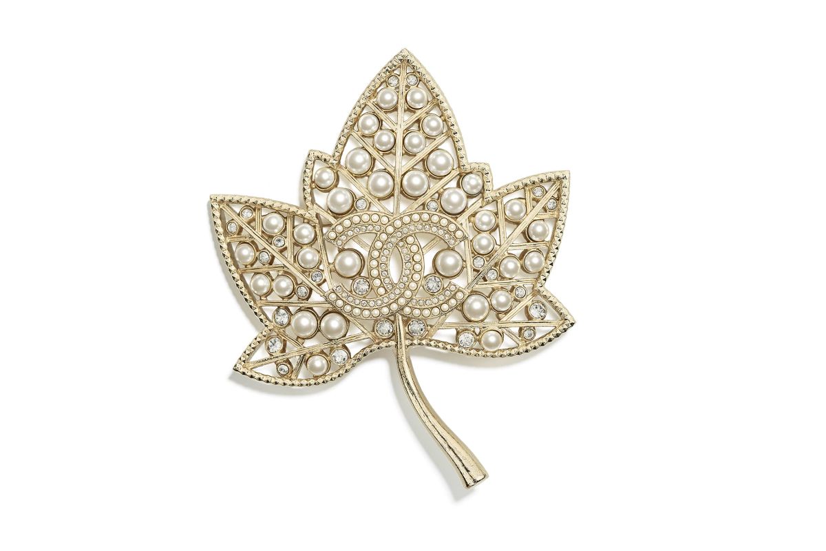 Chanel metal, strass and glass brooch