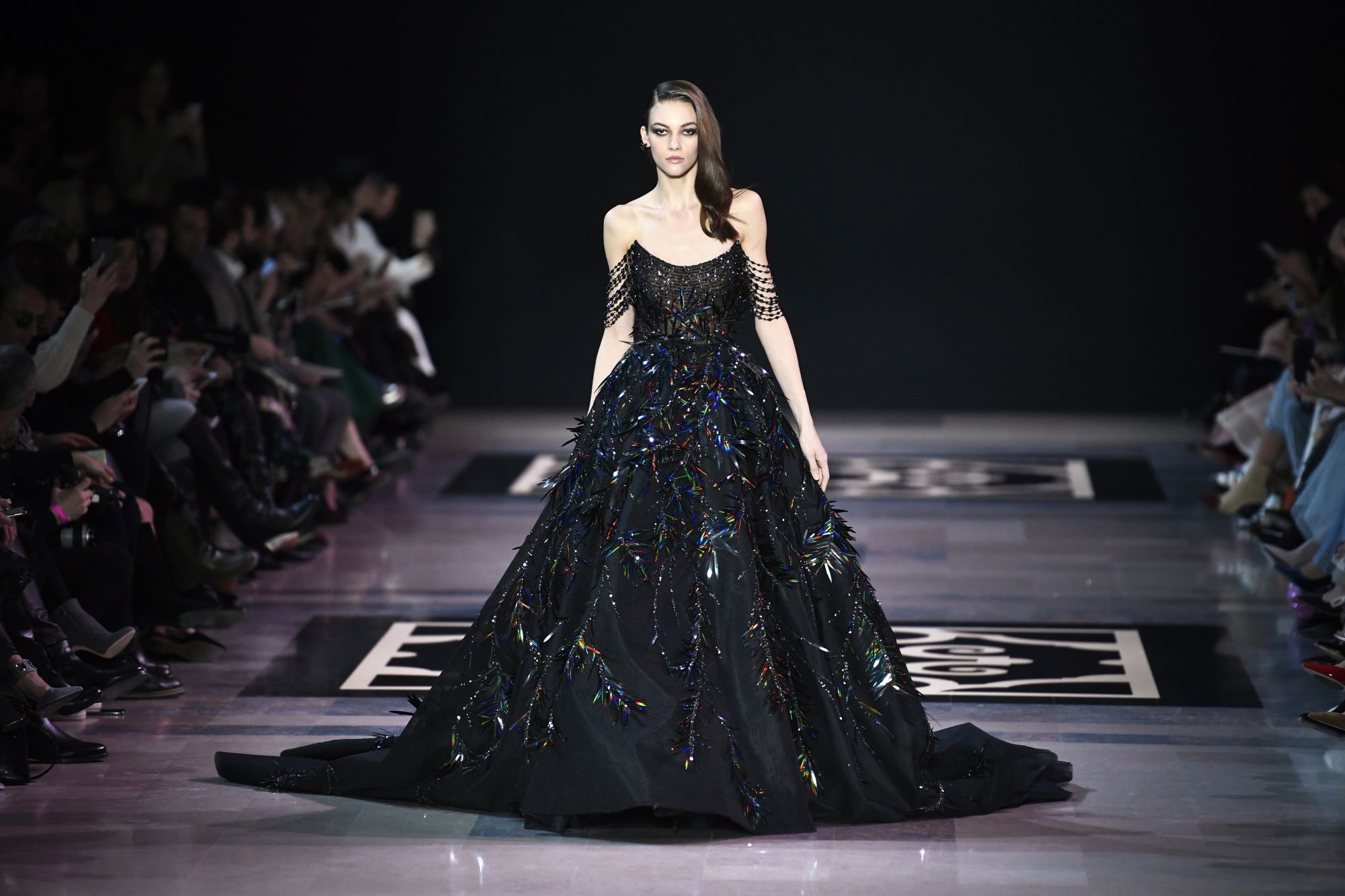 Georges Hobeika also presented imposing dresses that glittered with innumerable embroidered details. Paris, January 21, 2019; Image: Courtesy of Stephane de Sakutin/AFP