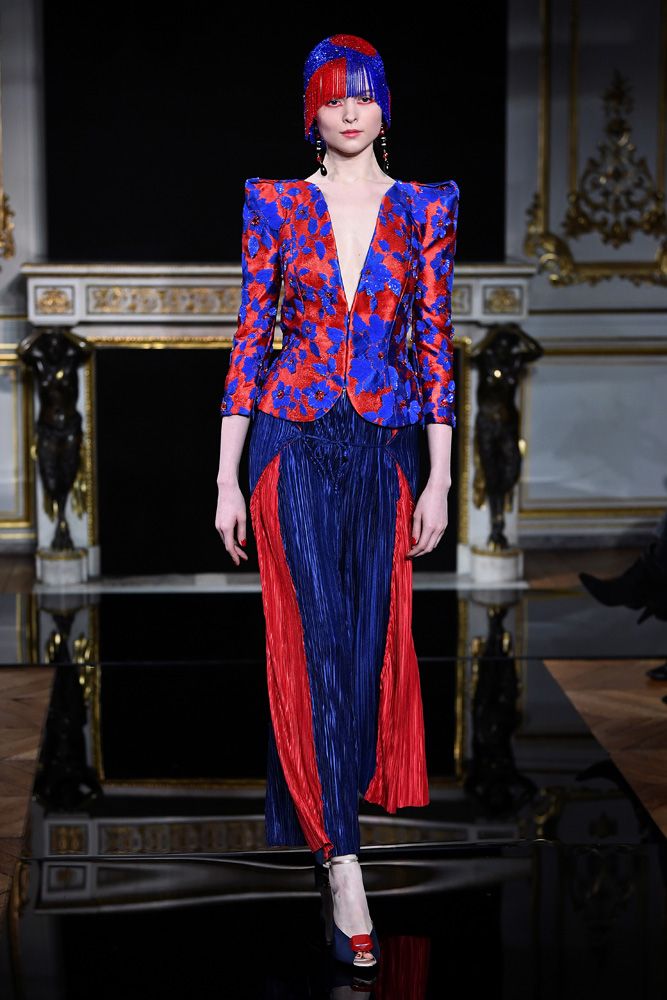 In a return to the 1930s, Giorgio Armani unveiled a perfectly cut and sumptuously chic collection