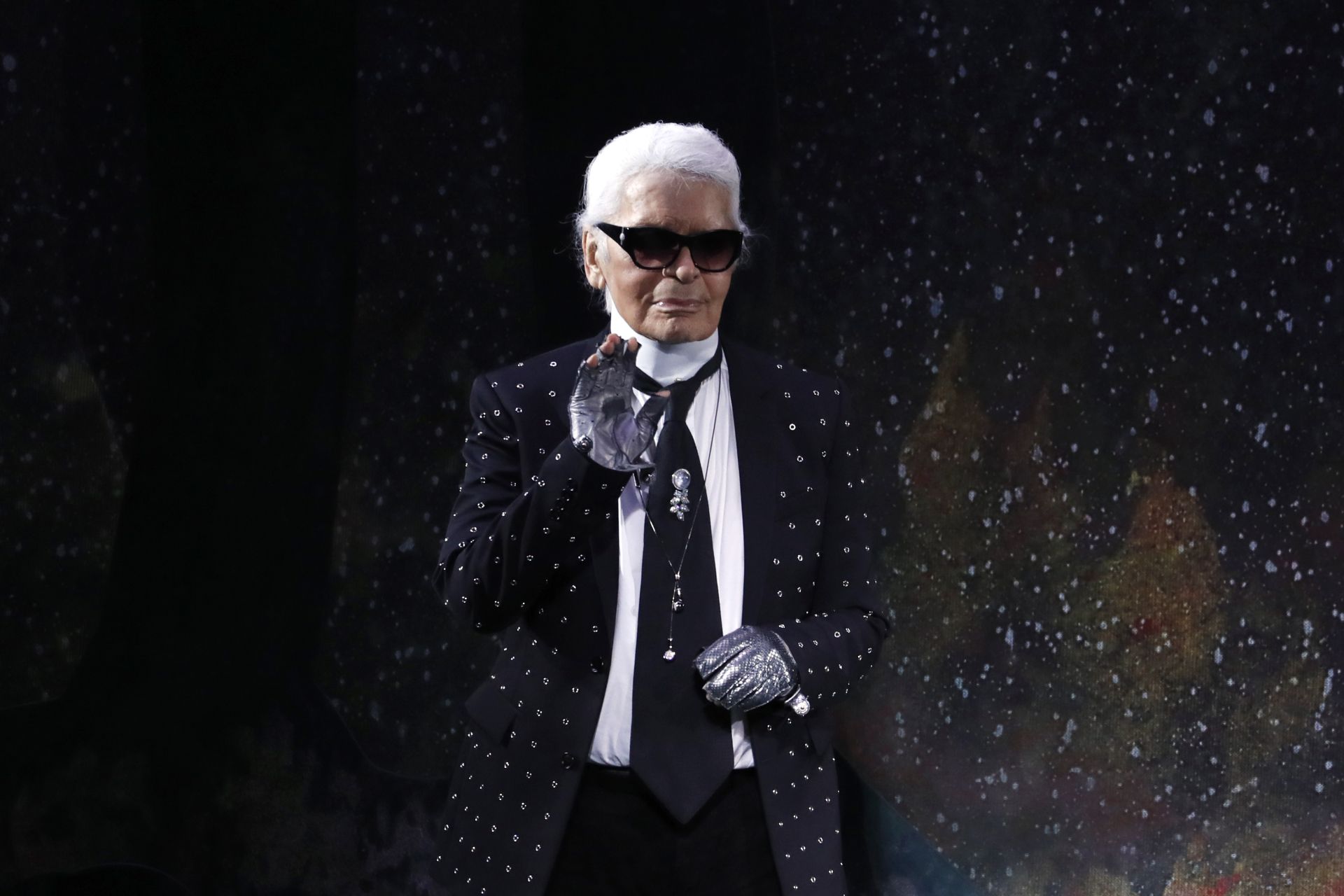 How Will Chanel Pay Tribute To Karl Lagerfeld?