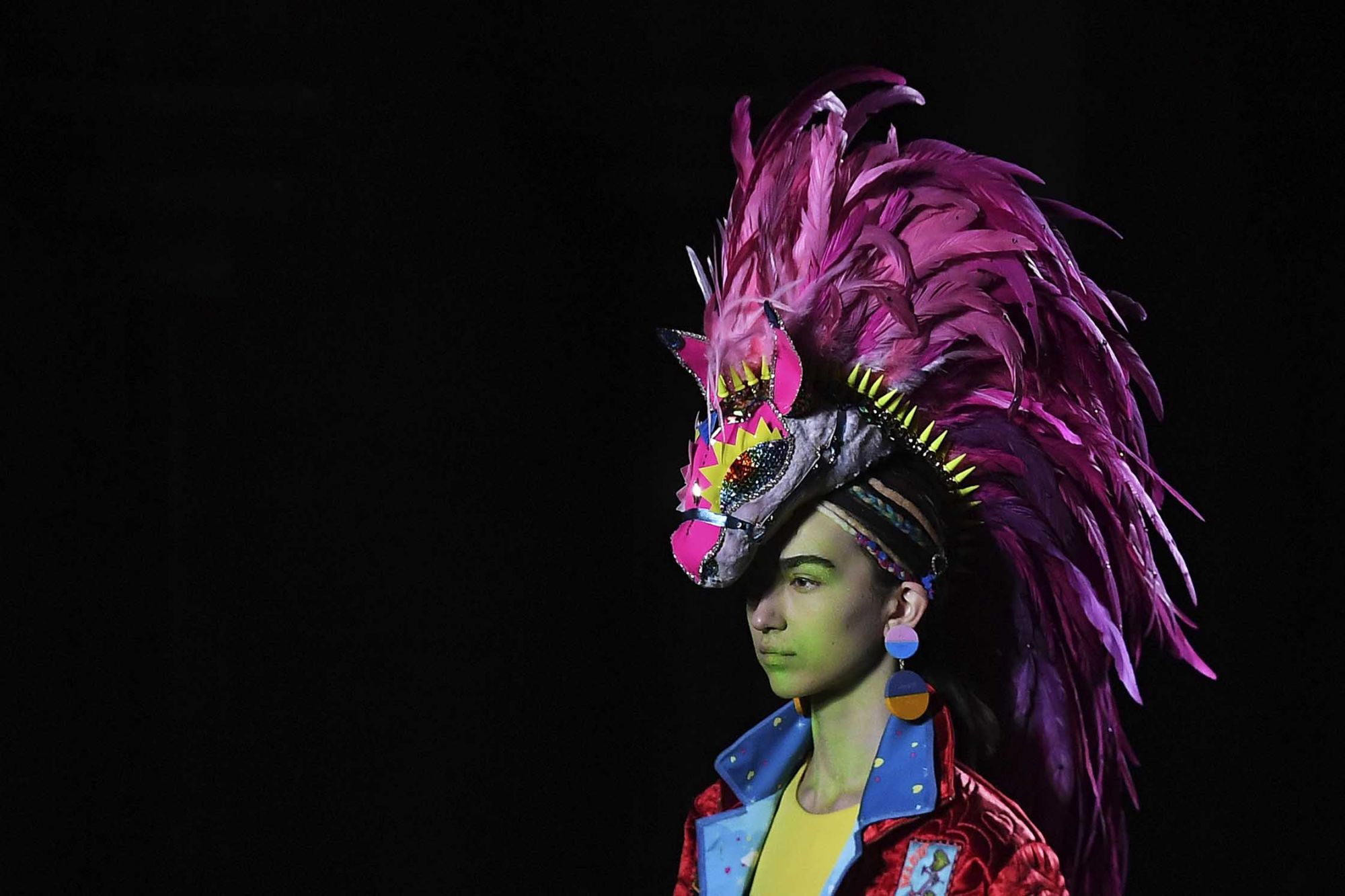A model presents a creation by Manish Arora during the Autumn/Winter 2019/2020 2019/2020 Ready-to-Wear collection fashion show in Paris, on February 28, 2019. (Photo by Christophe ARCHAMBAULT / AFP)