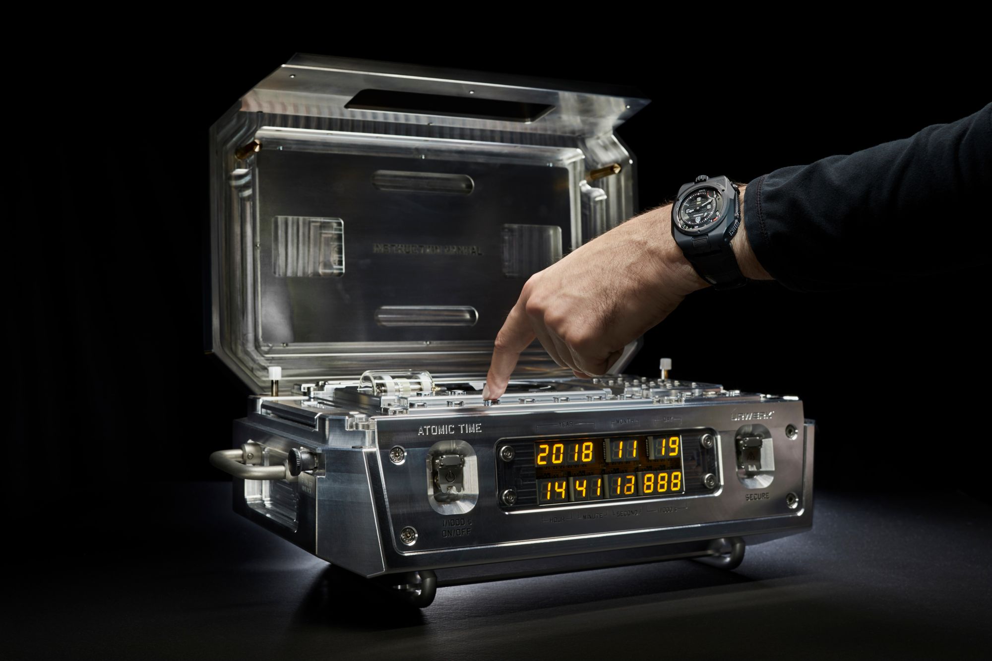 Urwerk, Atomolith und AMC