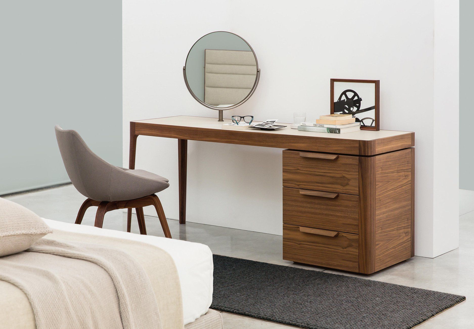 A desk and chair from Porada