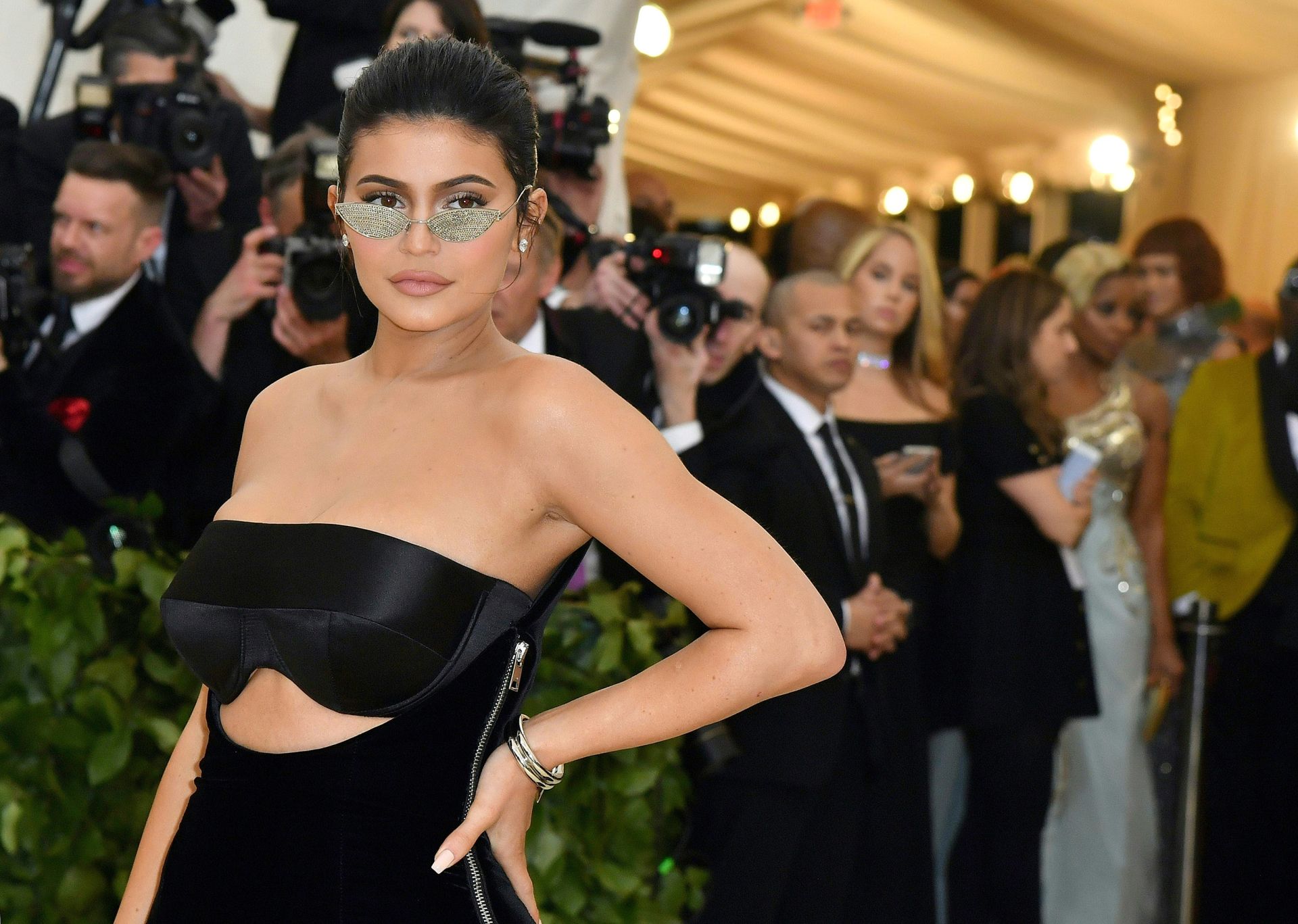 Kylie Jenner arrives for the 2018 Met Gala on May 7, 2018, at the Metropolitan Museum of Art in New York. - The Gala raises money for the Metropolitan Museum of Arts Costume Institute. The Gala's 2018 theme is Heavenly Bodies: Fashion and the Catholic Imagination. (Photo by ANGELA WEISS / AFP)