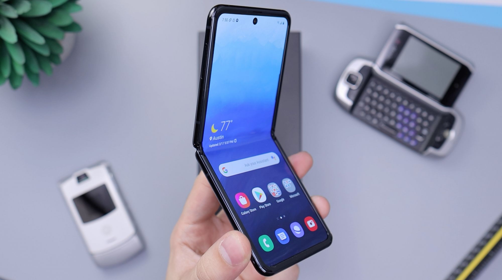 Samsung Reclaims Top Spot in Global Smartphone Sales