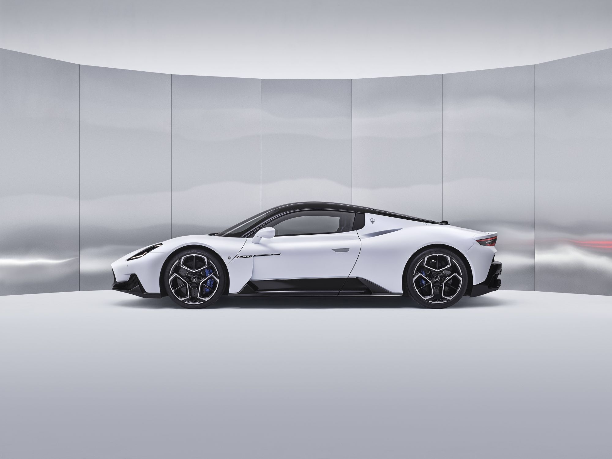 Maserati Combines Luxury and Racing With the New MC20