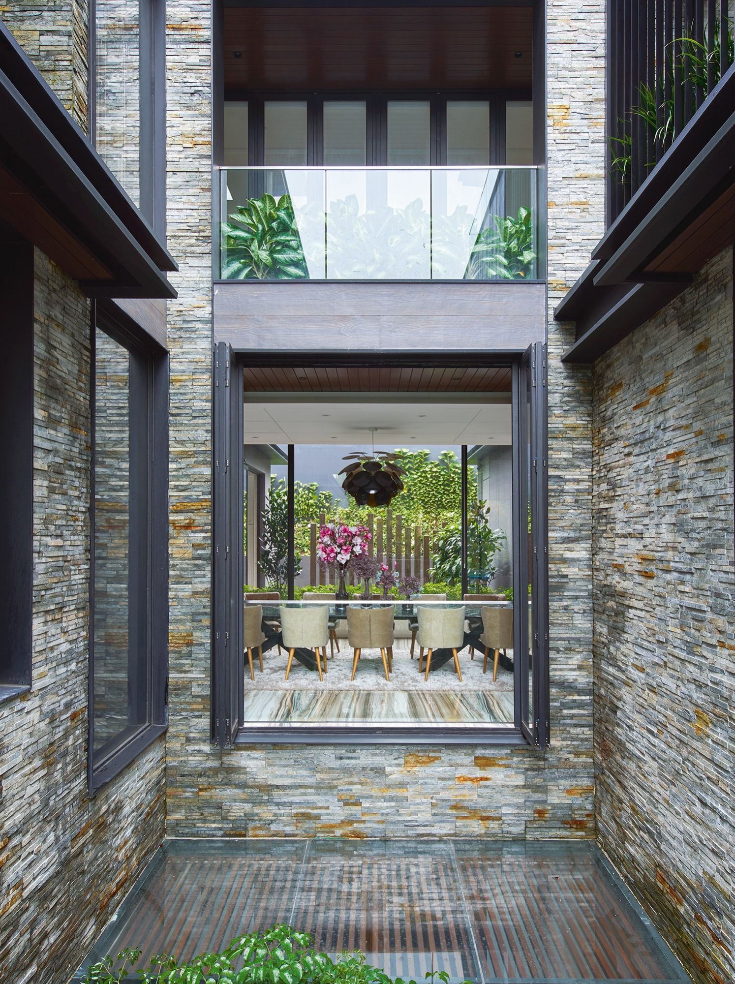 Home Tour: An Eco-Conscious House Designed With Sustainability in Mind