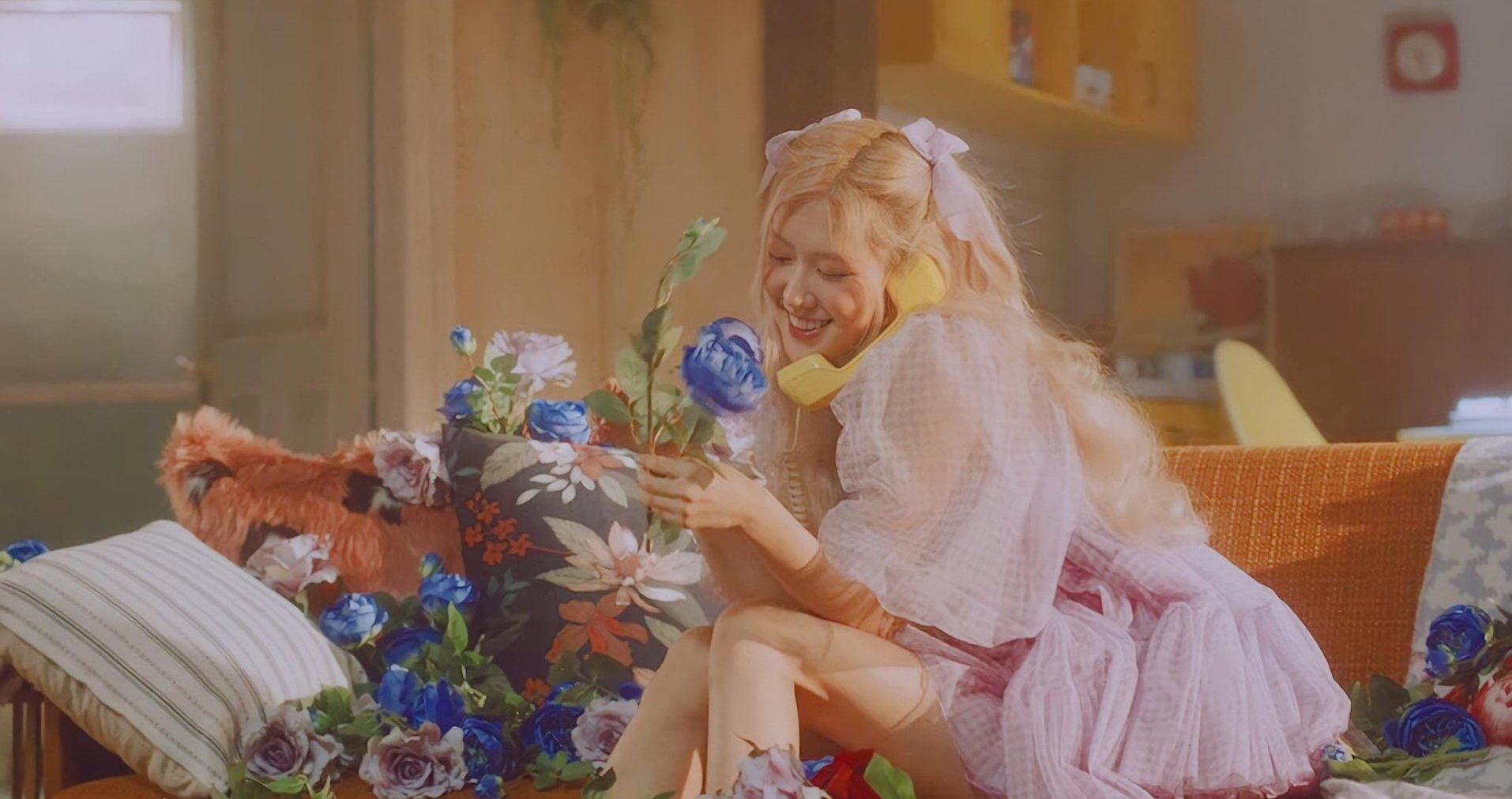 TandT dress (Image: Gone/ YG Entertainment)
