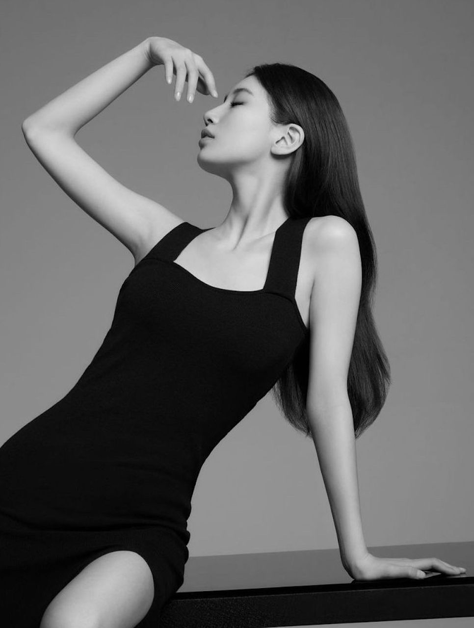 Simple understated glamour in black.