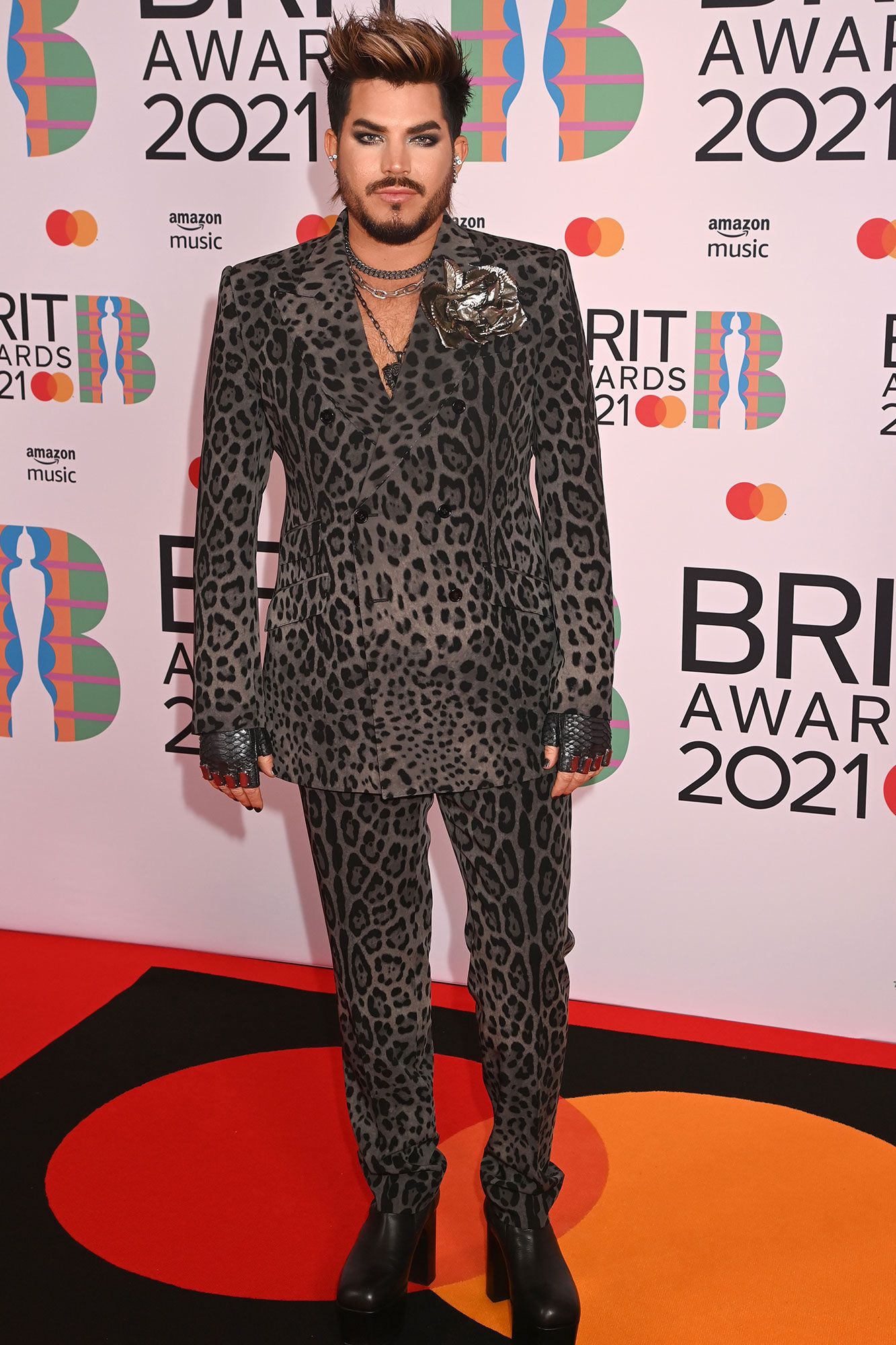 All the Best Red Carpet Looks from the Brit Awards 2021 ...