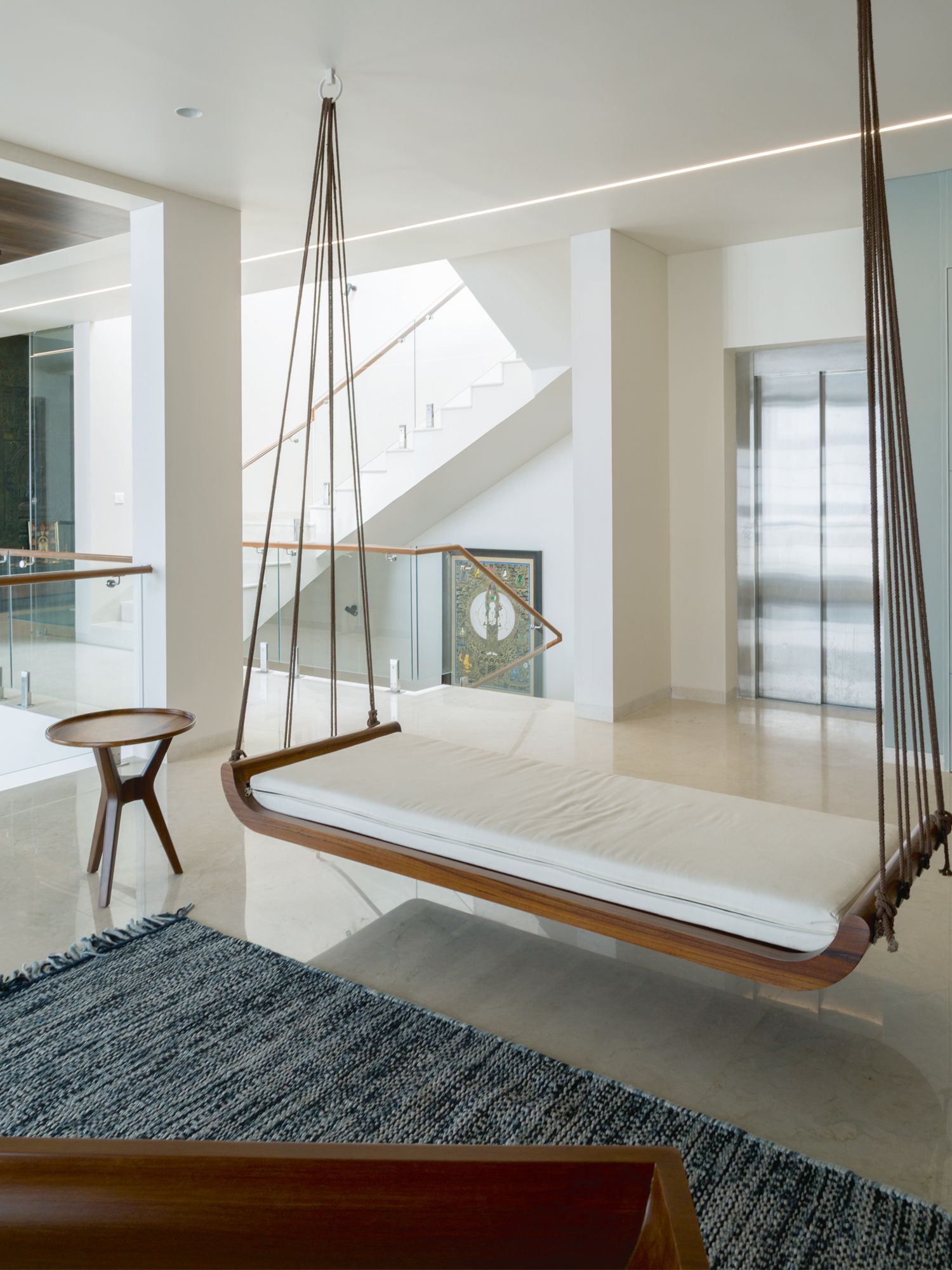 Installer une balançoire dans votre maison crée une ambiance ludique