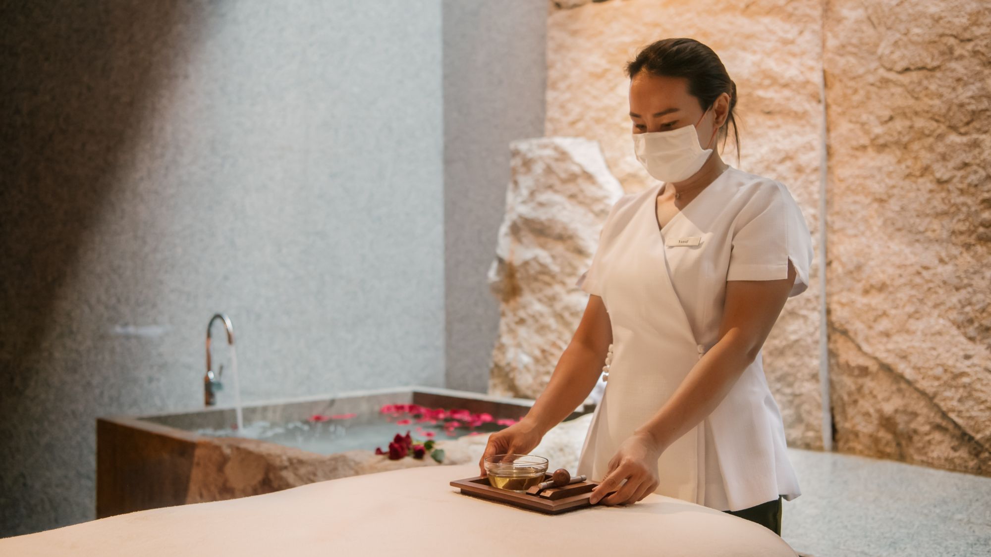 5 Luxurious Massages and Spa Treatments to Pamper Yourselves With