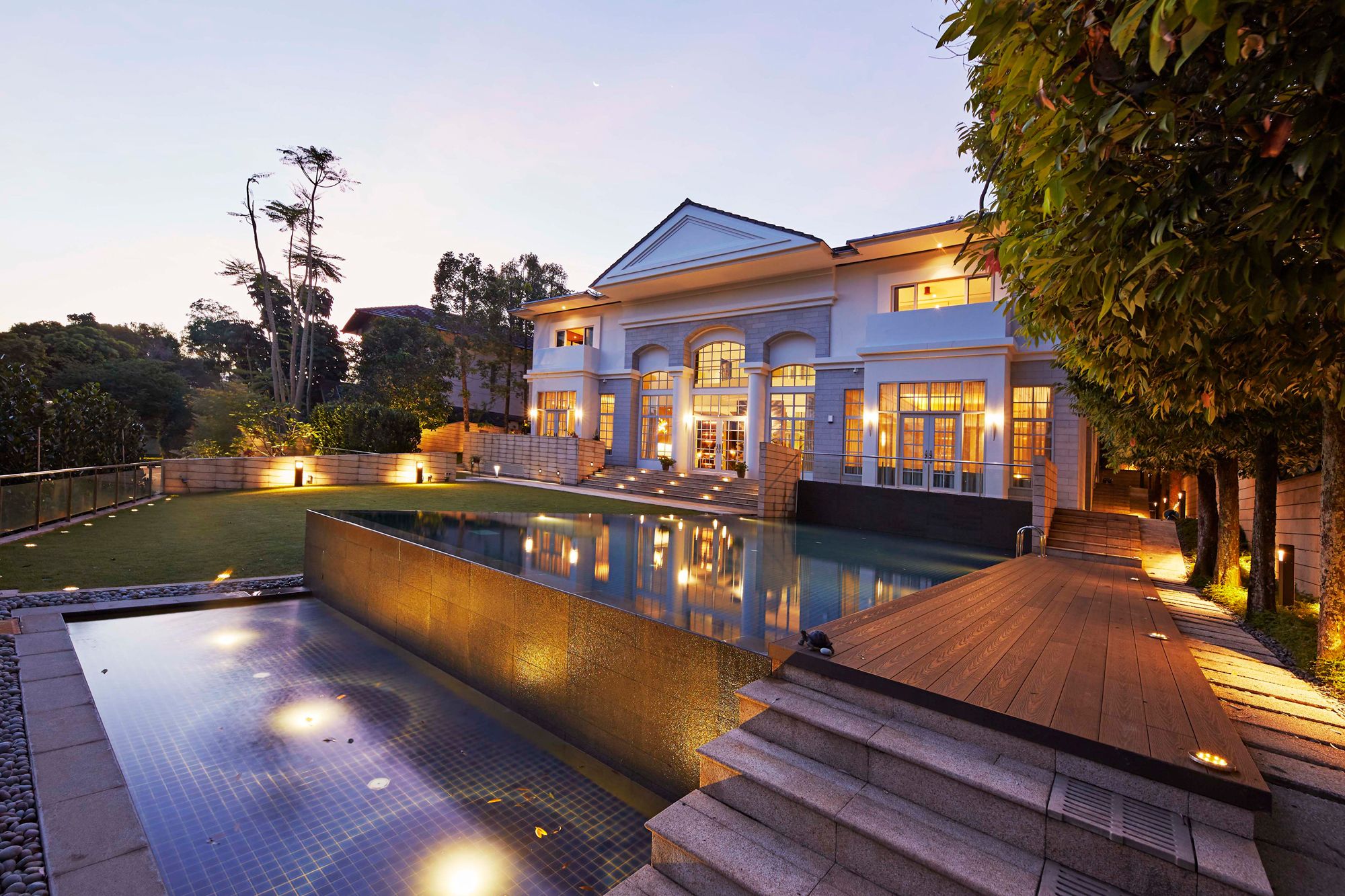 Home Tour: A Good Class Bungalow With Glamorous Dining Rooms and Lounge Areas