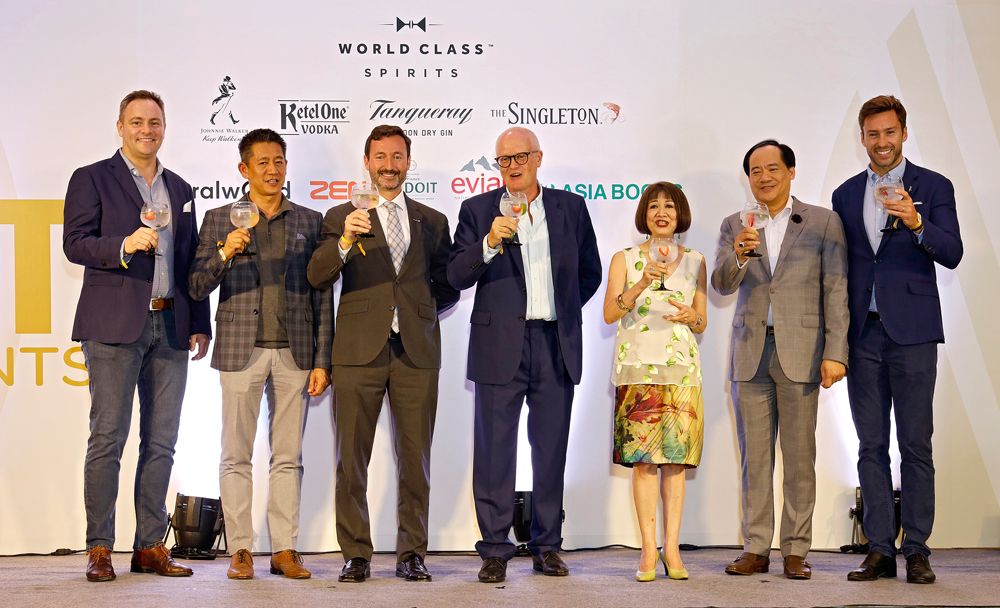 Lawrence Cordes, Ekarin Pinij, Alberto Ibeas, chairman Nigel Oakins, editor-in-chief Naphalai Areesorn, Pakorn Partanapat and Alexander Carroll