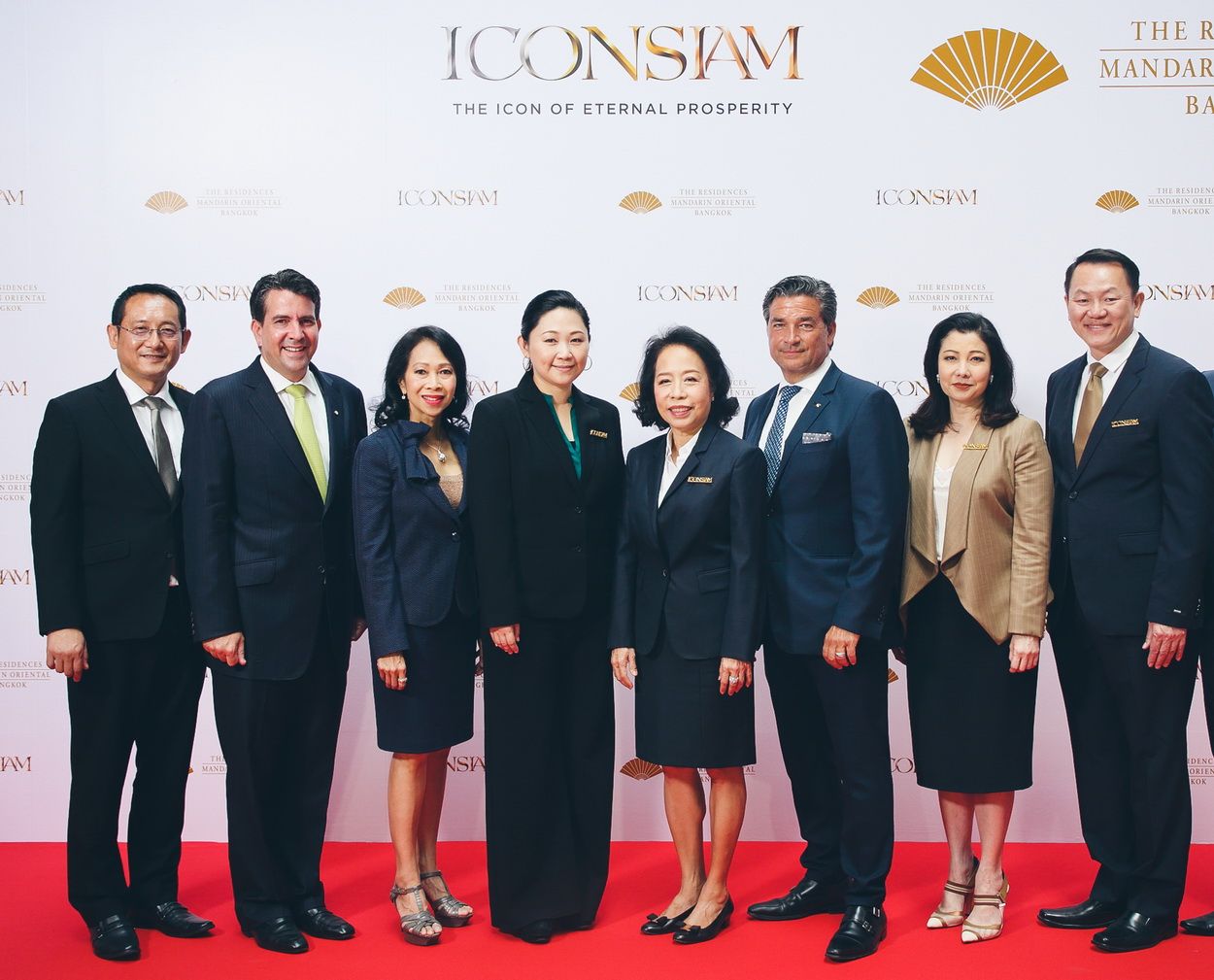 Visit Malaisirirat, Greg Liddell, Katevalee Napasap, Thippaporn Ahriyavraromp, Pasinee Limatibul, Richard Baker, Chadatip Chutrakul and Keerin Chutumstid