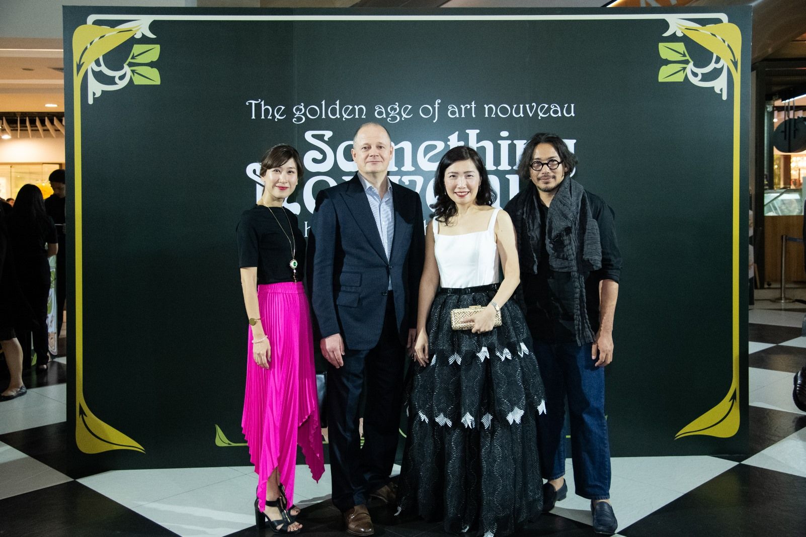 Tachamapan Chanchamrassang, Oleg Marinin, Linda Cheng and Somnuek Klangnok