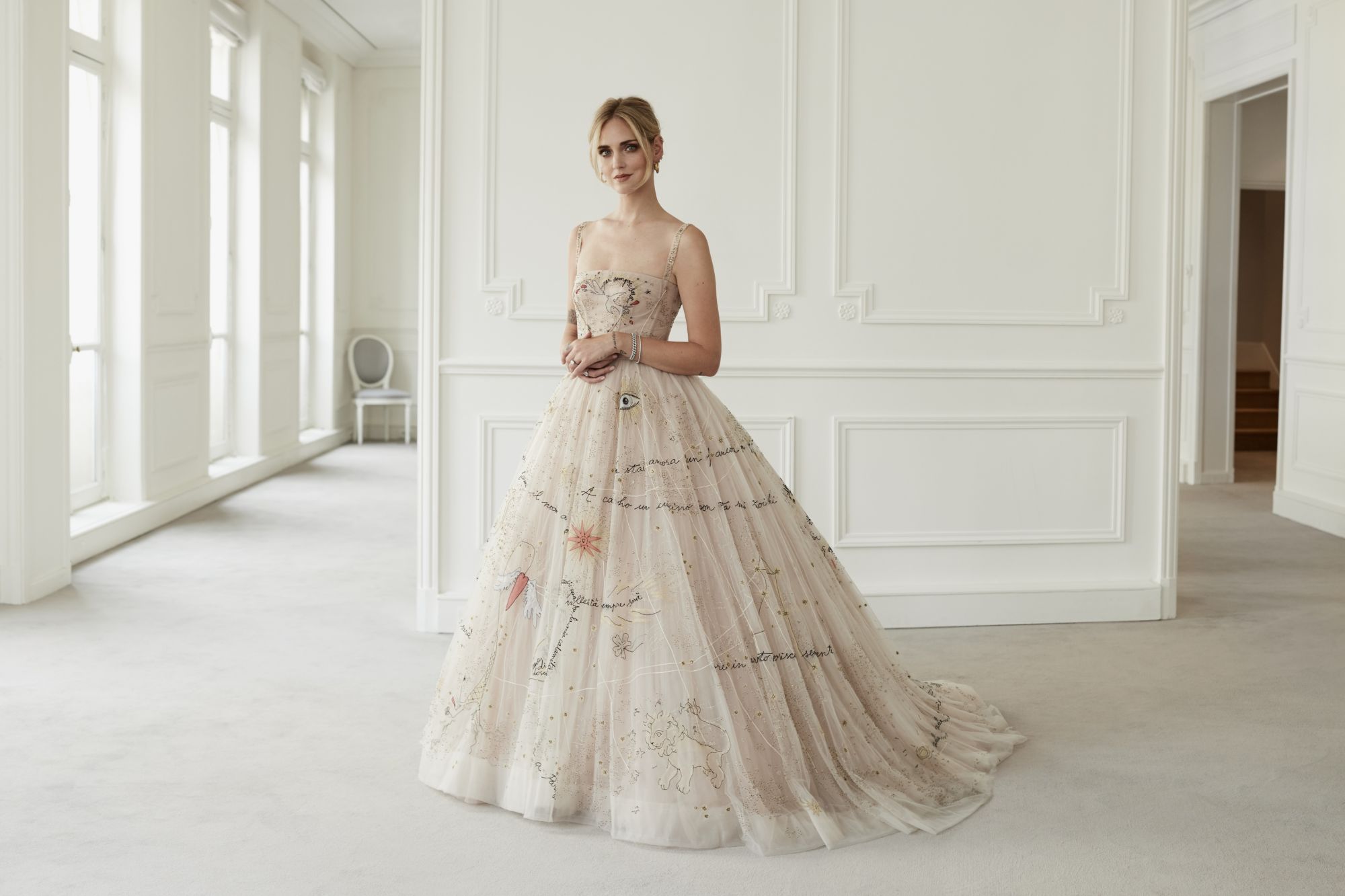 最美九月新娘!時尚部落客 Chiara Ferragni 身穿 Dior 訂製婚紗步上紅毯見證愛情