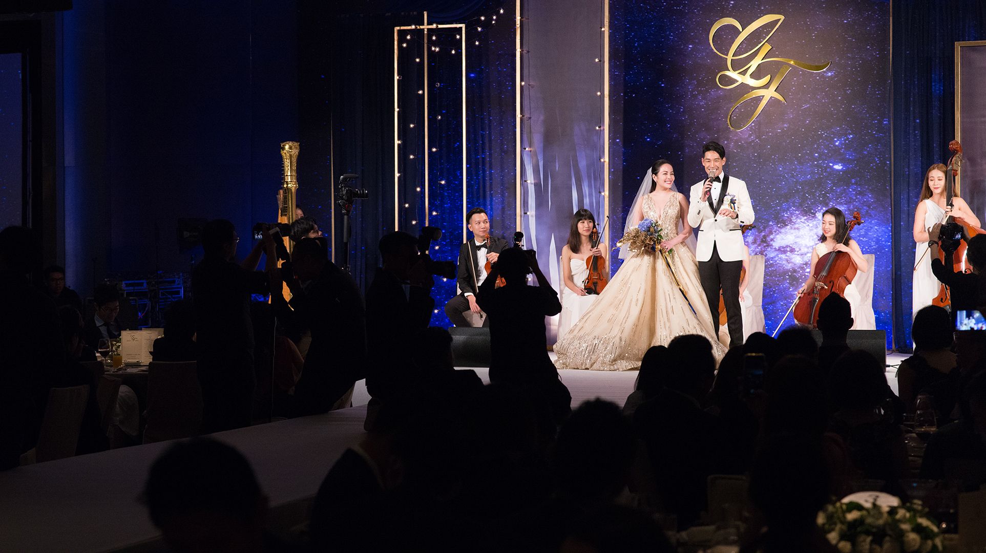 星光閃耀,藍鈞天、陳羽柔婚禮重現甜蜜求婚時刻