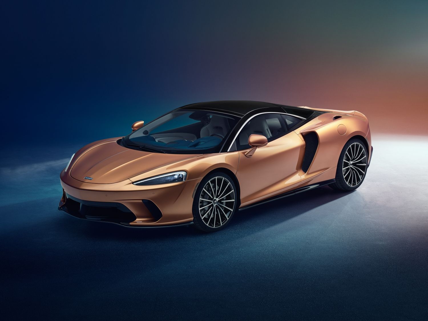 跳脫既定框架,McLaren Automotive以品牌獨有的設計語彙重新詮釋McLaren GT