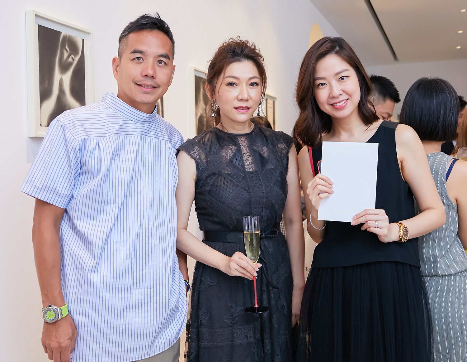 邱耀正、吳悅宇伉儷與葉曉甄。