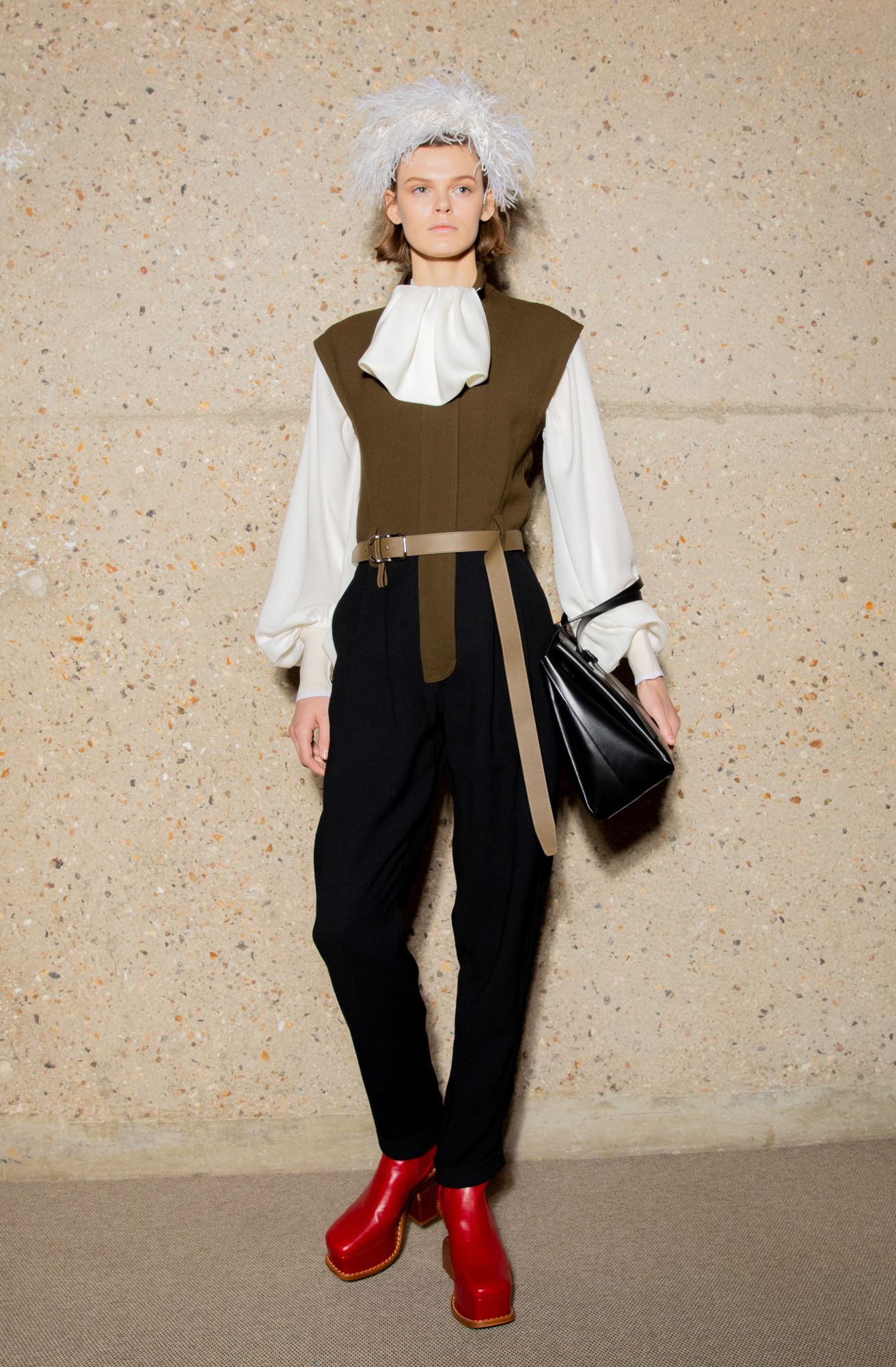 Loewe AW19