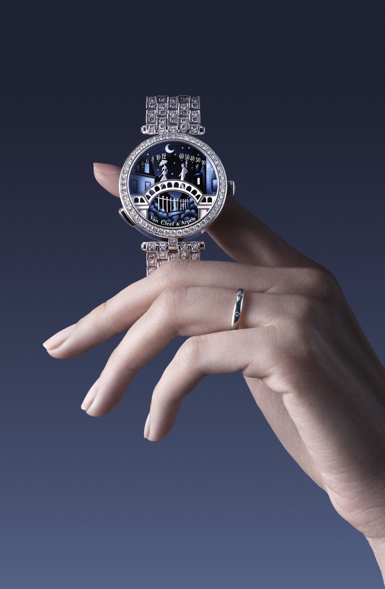 ENCHANTING LOVE STORIES情繫方寸 良辰相擁 Van Cleef & Arpels時刻歌頌愛情