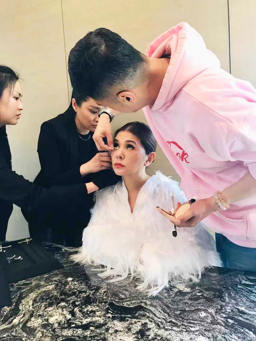 張清芳拍攝封面幕後花絮直擊!美麗又強大的氣場令人目不轉睛