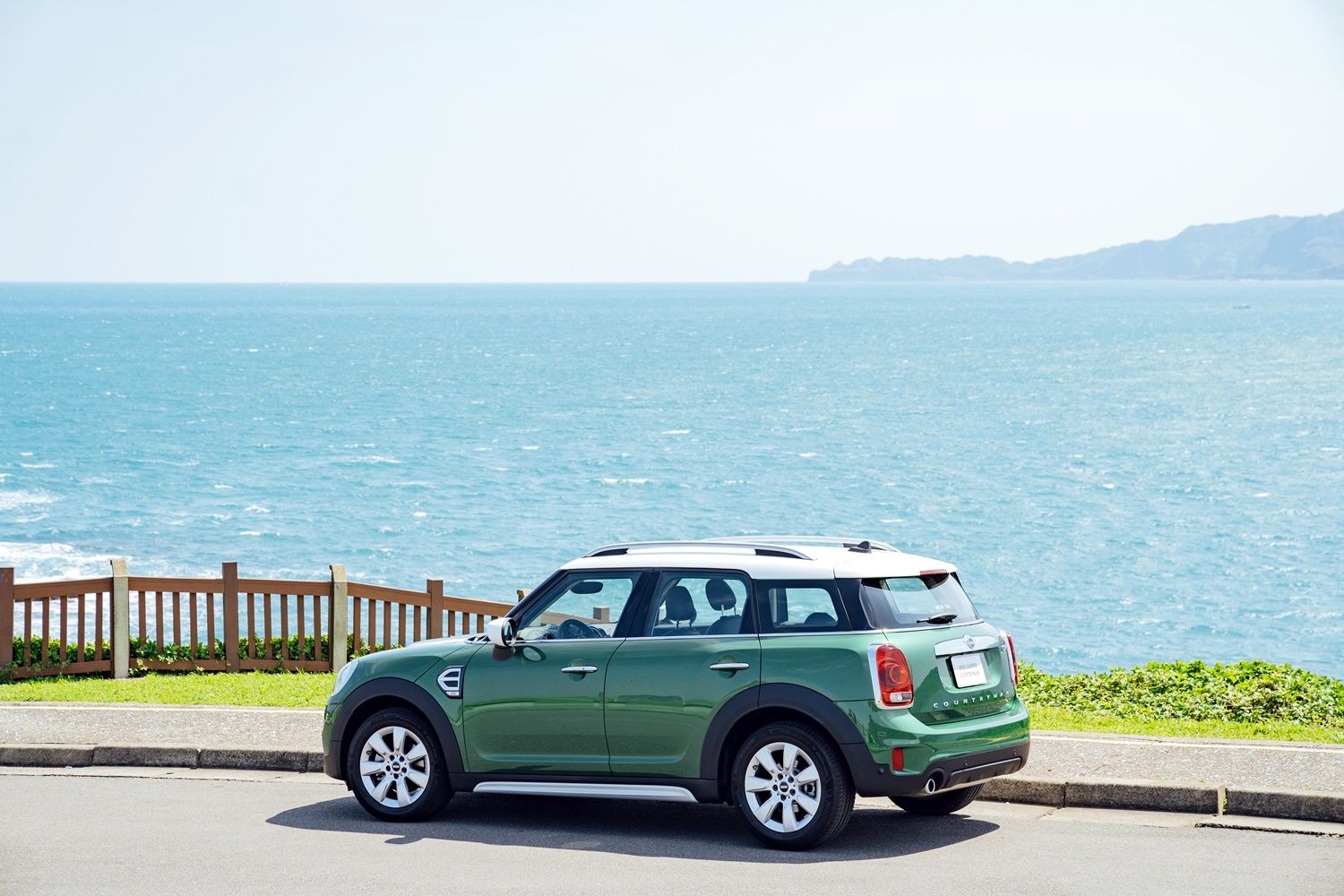 今年夏天最可愛的敞篷車,MINI Cabrio Sidewalk Edition陪你迎接夏日享受陽光、追逐浪花