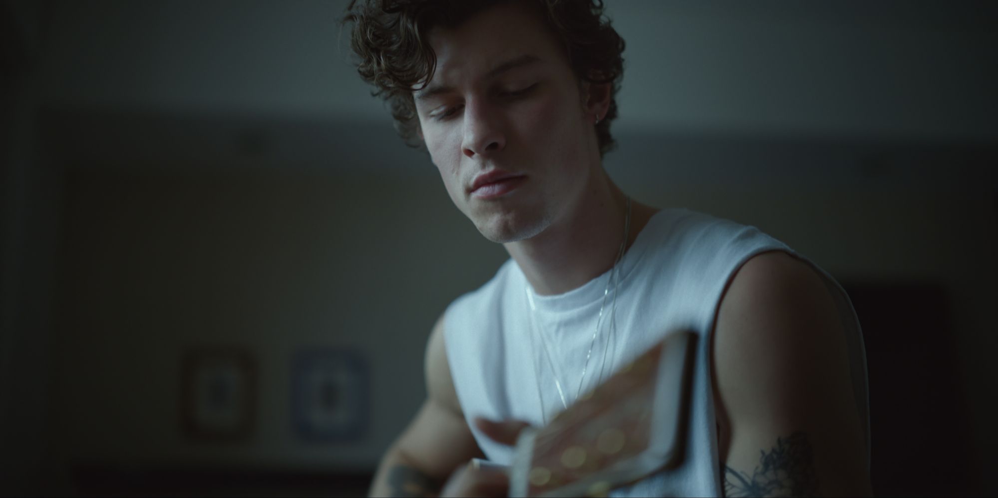 SHAWN MENDES - IN WONDER Shawn Mendes in SHAWN MENDES - IN WONDER. Cr. NETFLIX 2020