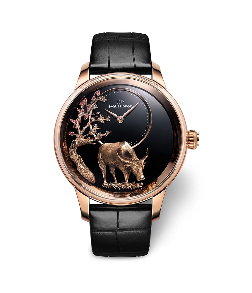 浮雕水牛紅金時分小針盤腕錶 by Jaquet Droz。