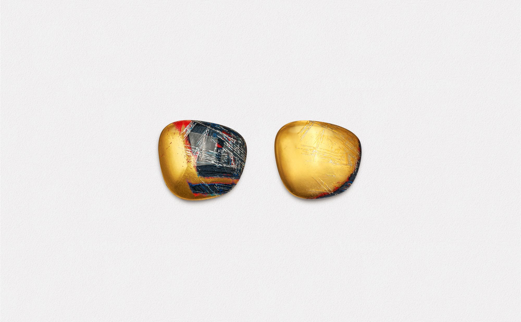 Sauvereign SHADOW IV 24K Gold 214A G01 傳世金箔扣。