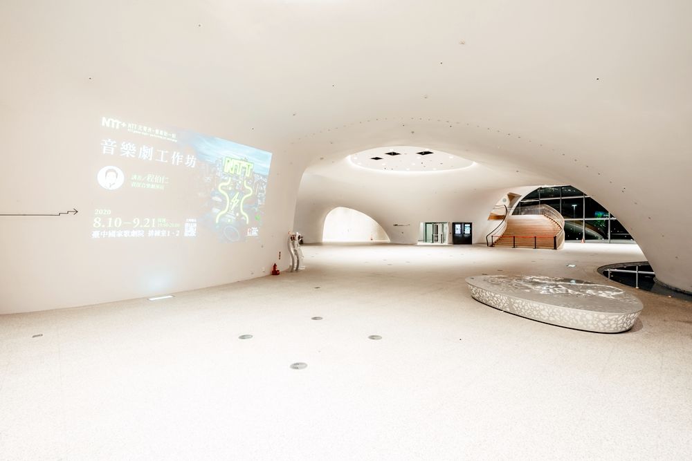 一樓大廳(圖片提供∕台中國家歌劇院)(攝影:林峻永)