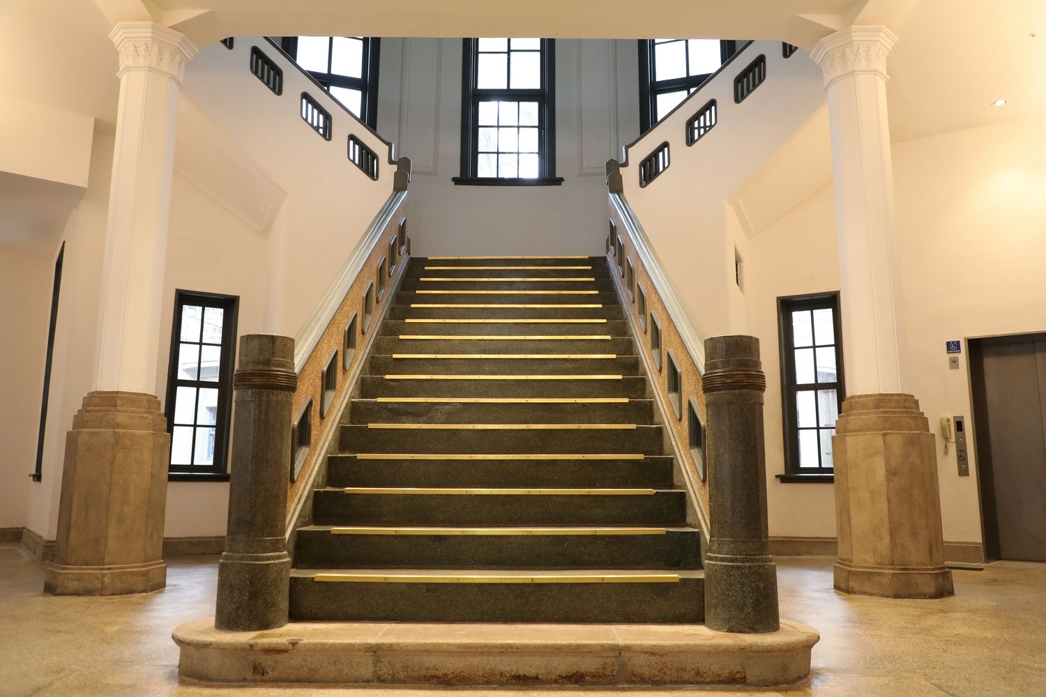 台南市美術館一館。(圖片取自南美館官網)