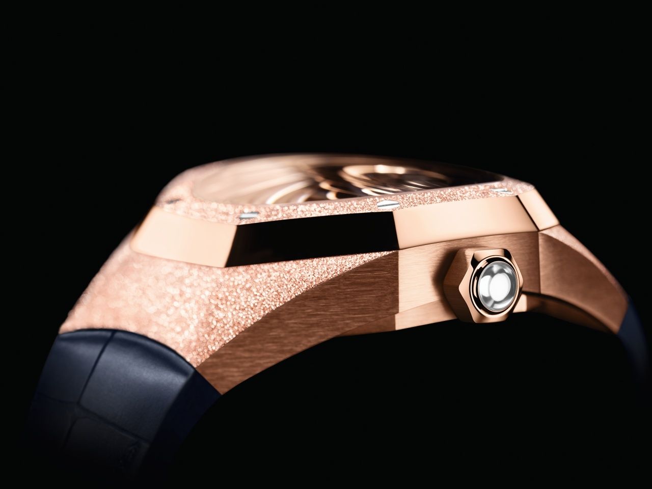 皇家橡樹概念系列霜金飛行陀飛輪腕錶 by Audemars Piguet。