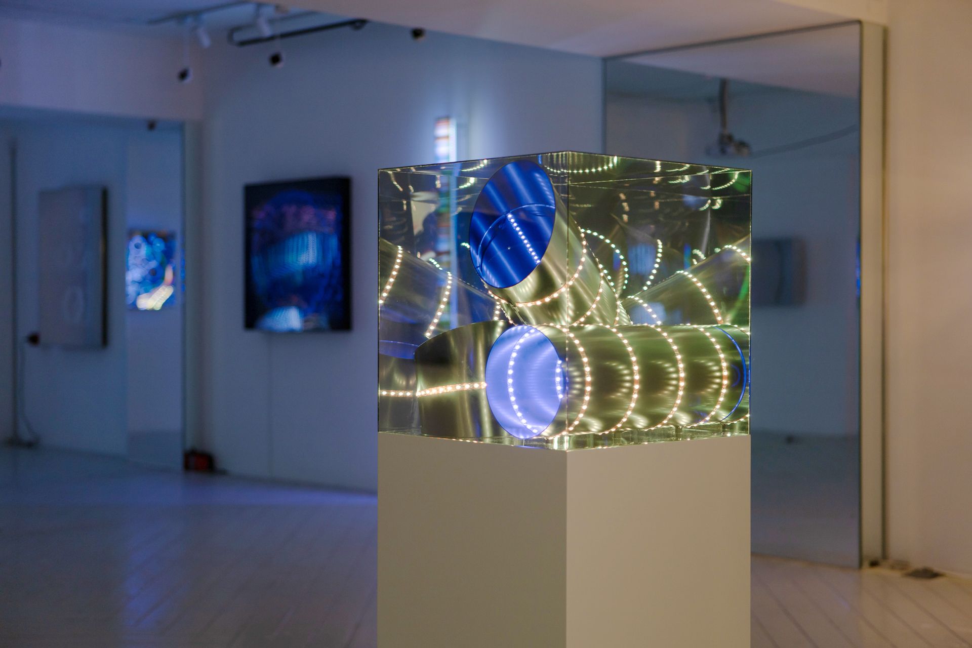 Bluerider ART漢斯卡特個展「Beyond Light 光徑」。(圖Bluerider ART提供)