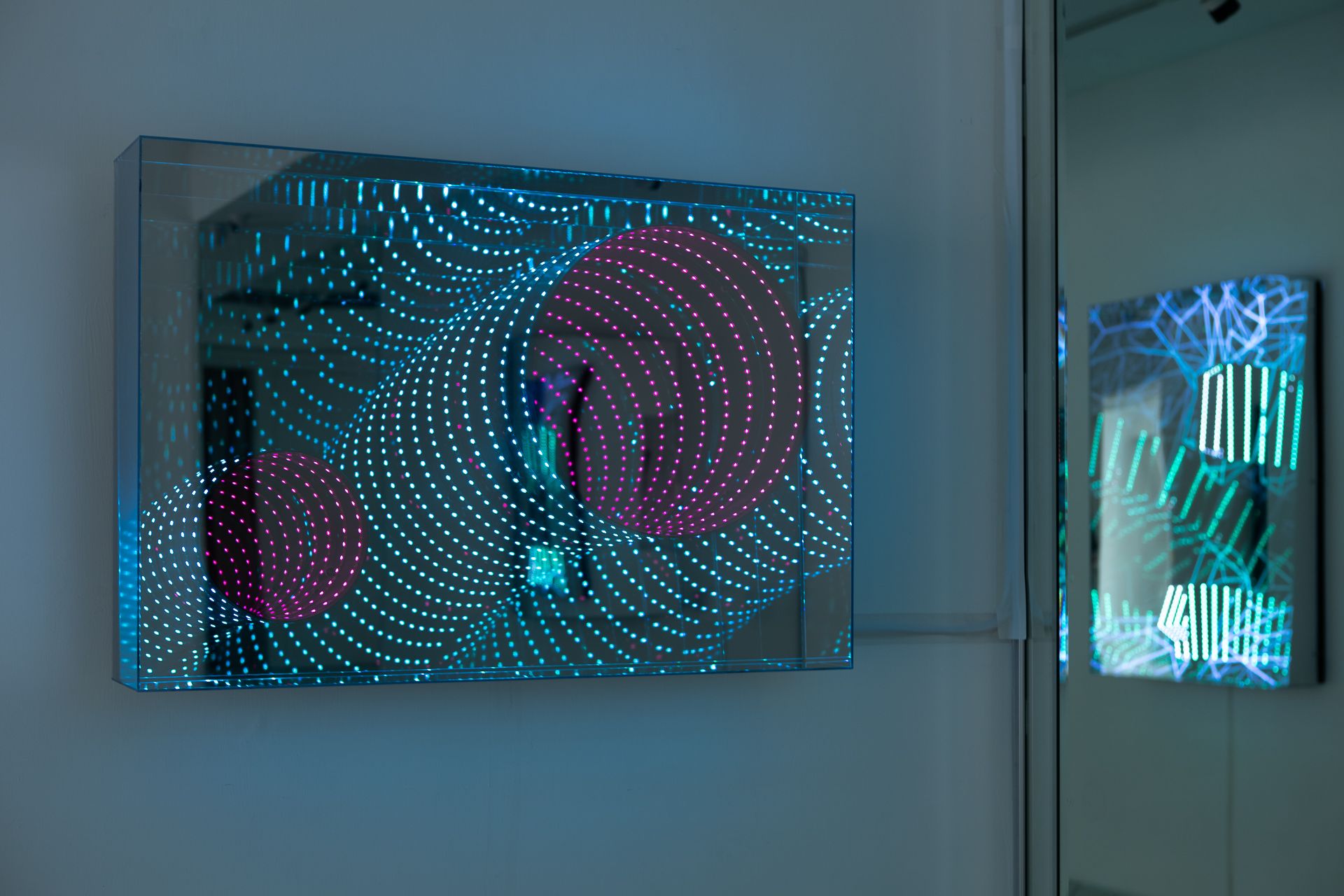 Bluerider ART漢斯卡特個展「Beyond Light 光徑」。(圖Bluerider ART提供)