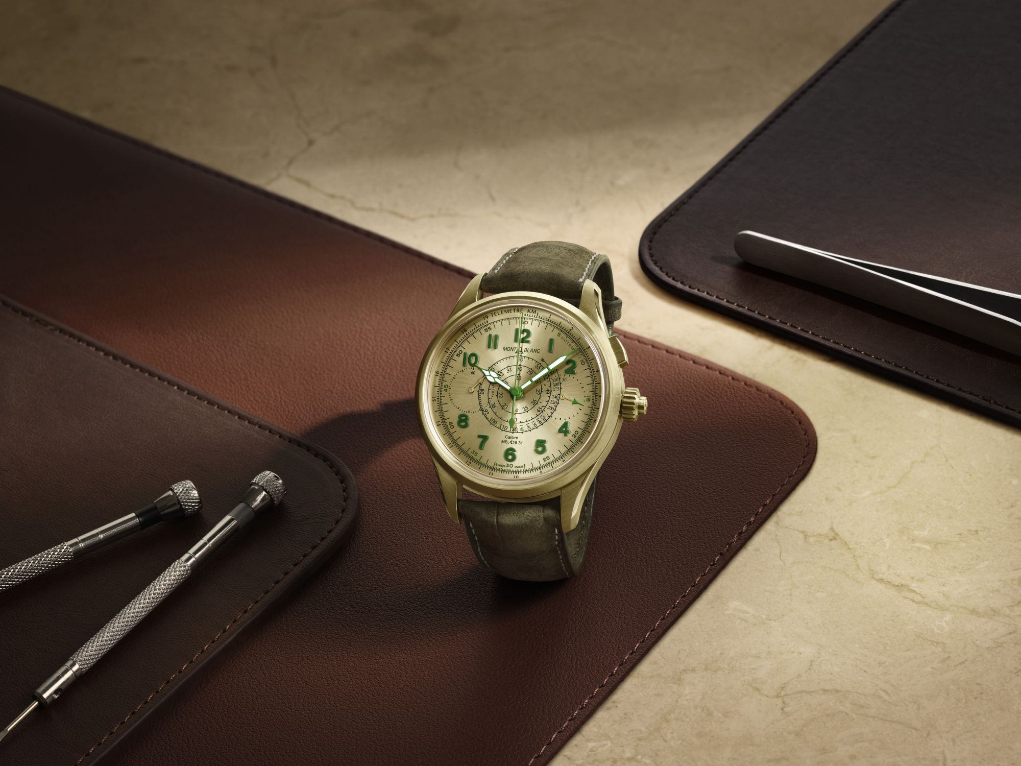 1858系列追針計時腕錶限量款18 by Montblanc。