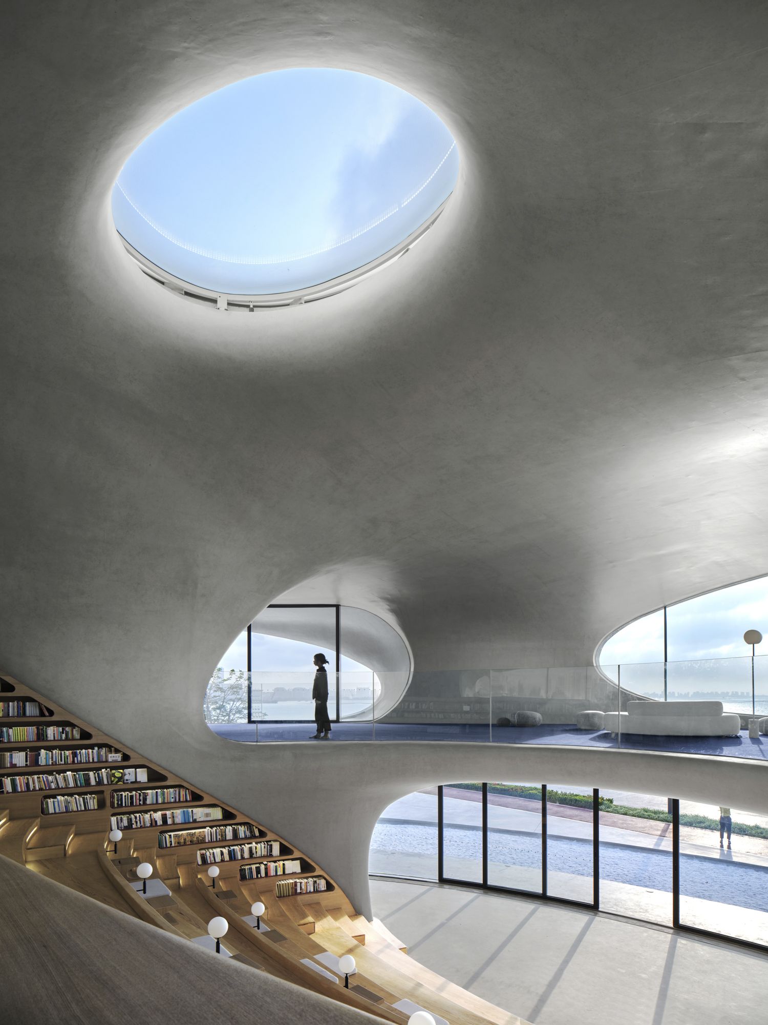海口雲洞圖書館擁有獨特的城市公共與文化空間。
MAD_The Cloudscape of Haikou_by Archexist