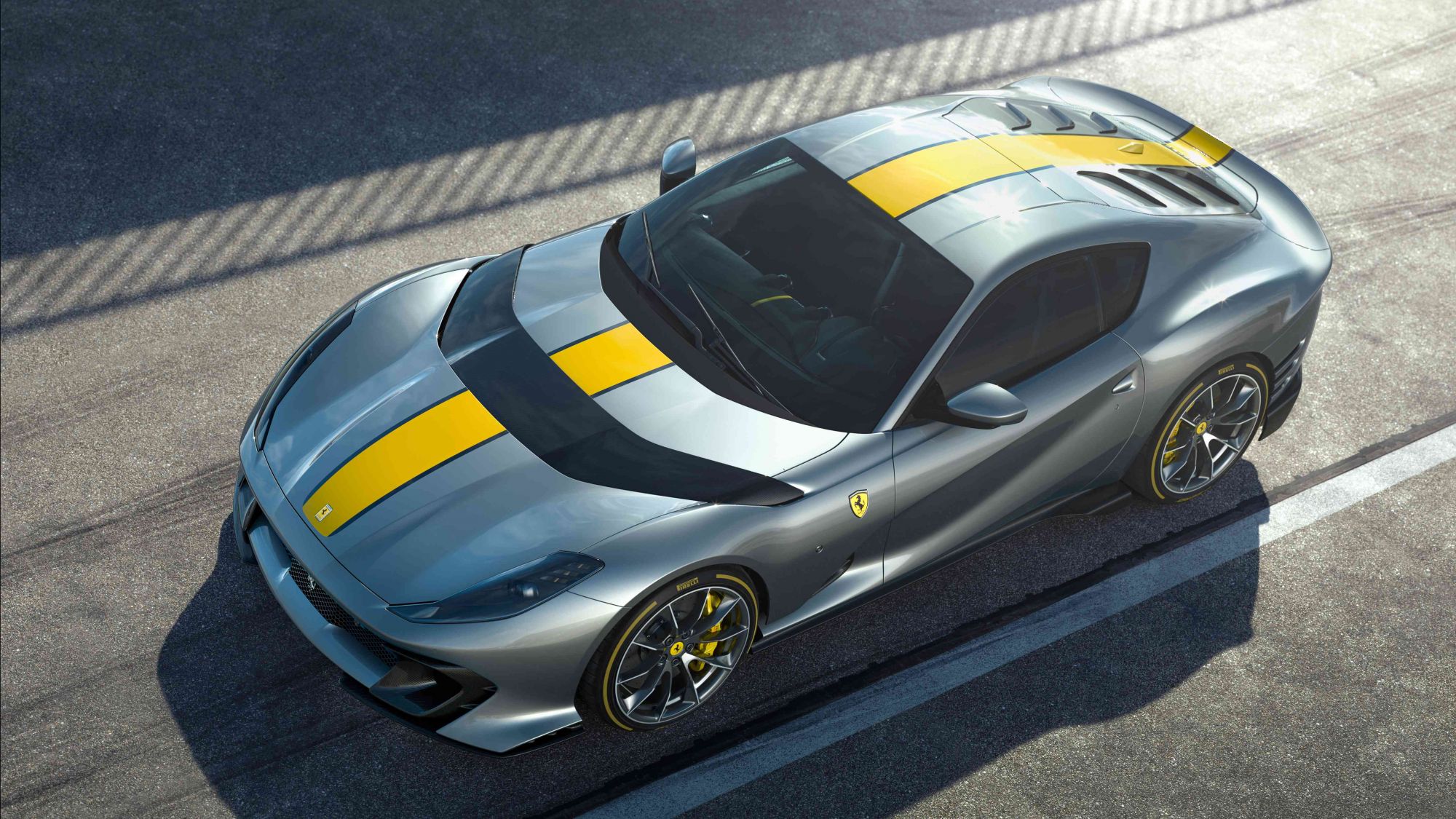 全新Ferrari法拉利V12限量版車型。