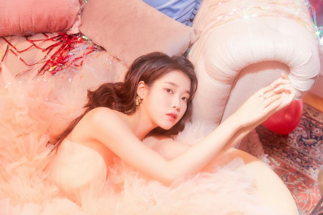 IU 李知恩 4 招保養技巧大公開,輕鬆打造零瑕疵美肌!