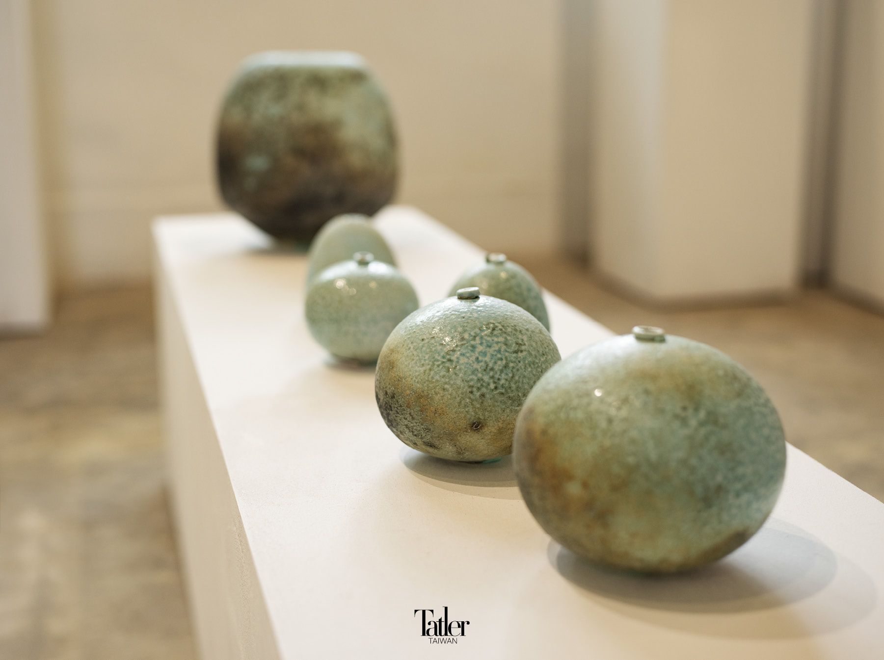 「雲森陶陶」工作室畫廊展出陶藝家暨作家 Jack Doherty 作品。
