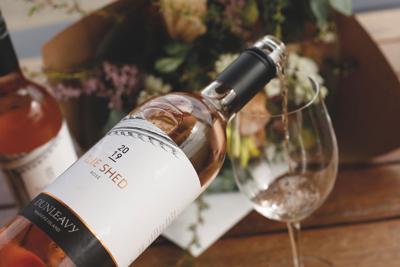 這款「Shed Rosé 」產自懷希基島上的「Te Motu」酒莊。