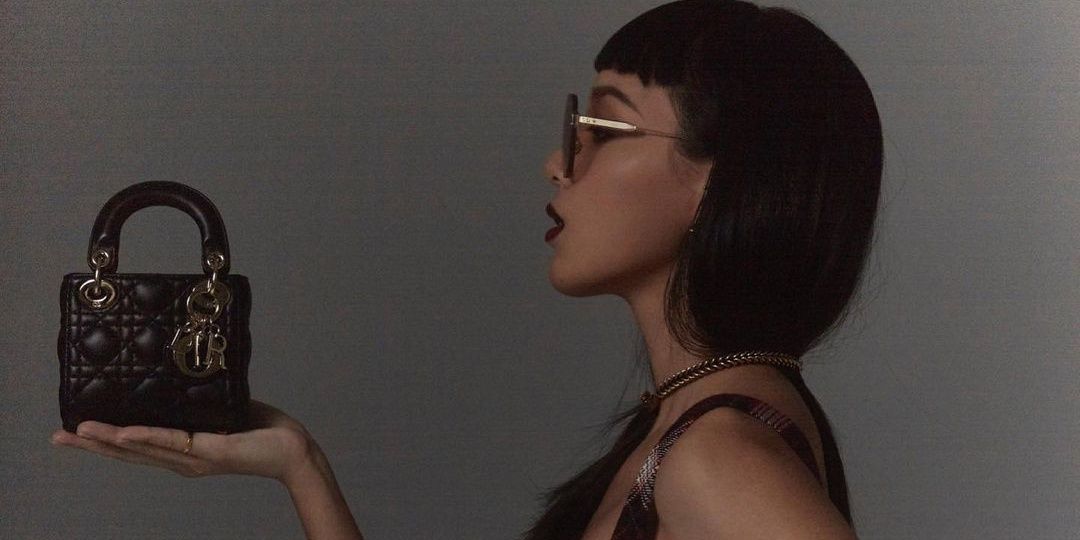 Dior 全新迷你包款有何魅力,竟讓 BLACKPINK Jisoo、孫芸芸甘願撞包?