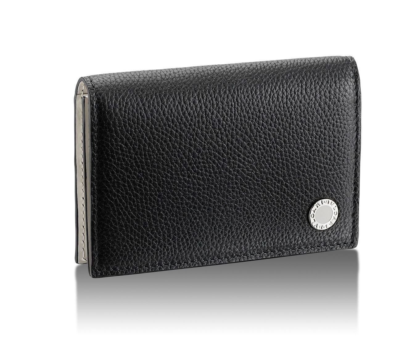 BVLGARI BVLGARI BVLGARI
黑色小牛皮中性卡夾,建議售價 NT$12,300